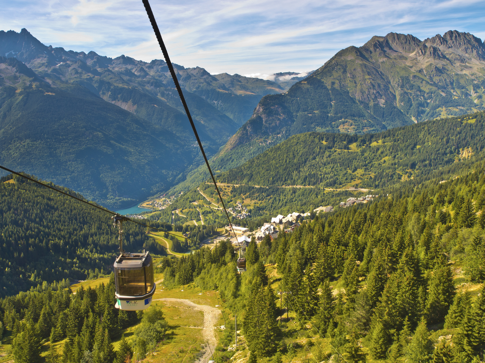 Cable Car in Alpe d'Huez, French Alps, France (Getty)