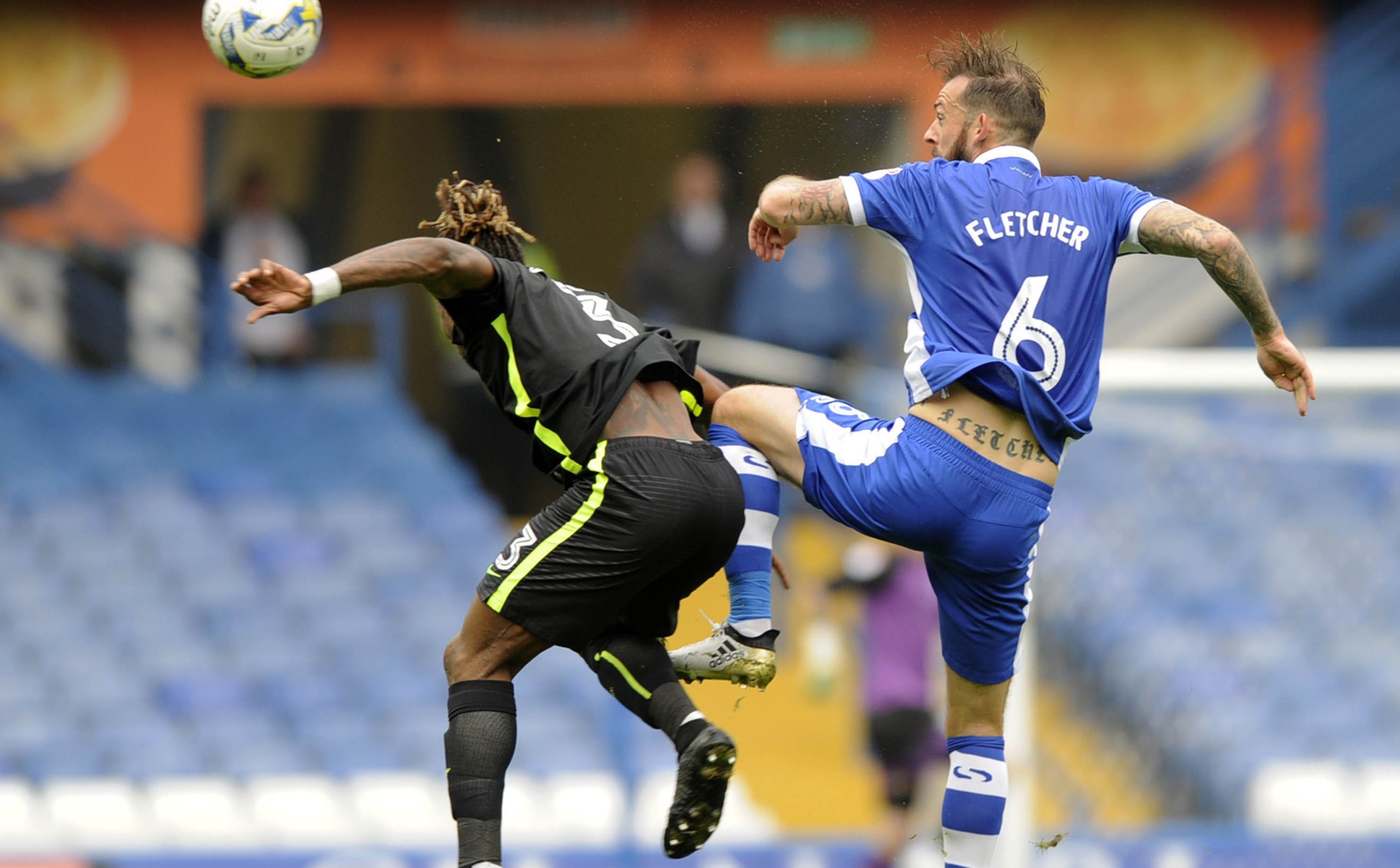 Steven Fletcher (right) in action for the Owls (Steve Ellis)