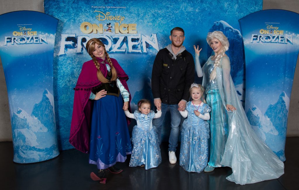 Rangers player, Joe Garner and family meet Anna and Elsa (Disney on Ice)