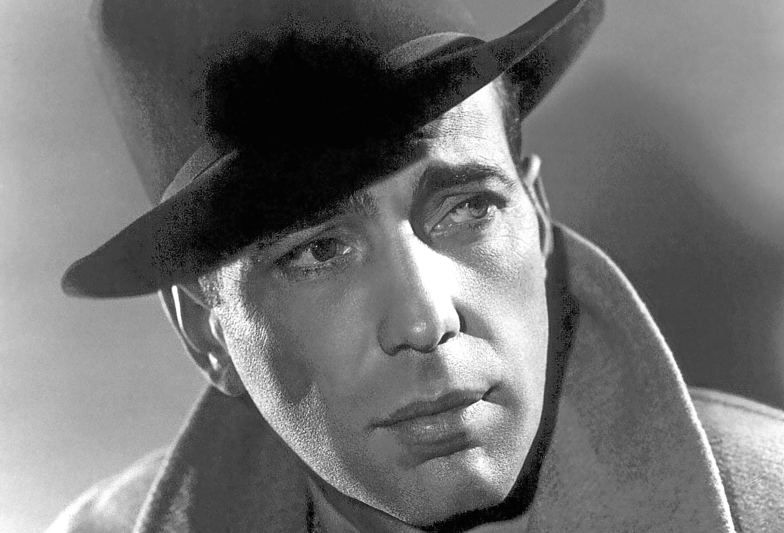 Humphrey Bogart in Casablanca (Allstar/WARNER BROS)