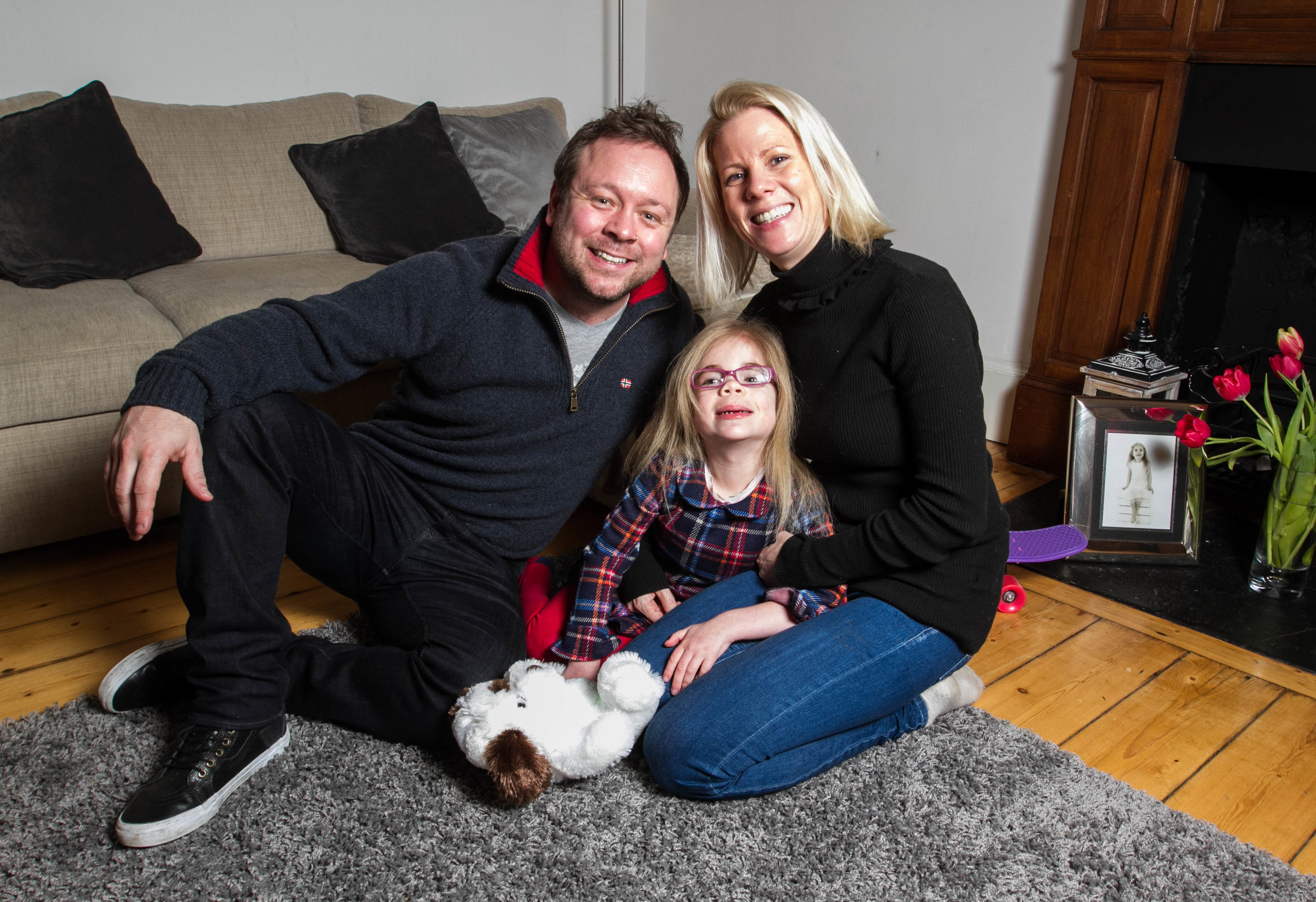 Sophia Scott with mum Amanda and dad Darren (Chris Austin / DC Thomson)