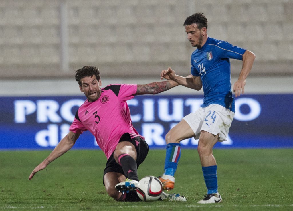 Mulgrew in action for Scotland against Italy (SNS Group)