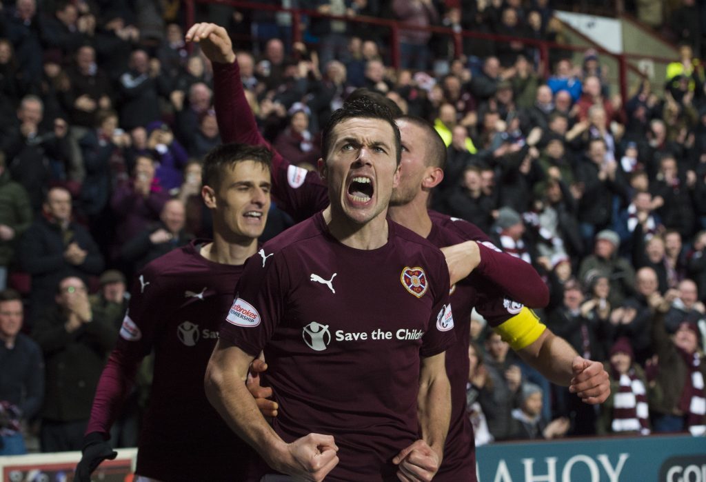 Don Cowie celebrates Hearts' third (SNS Group)