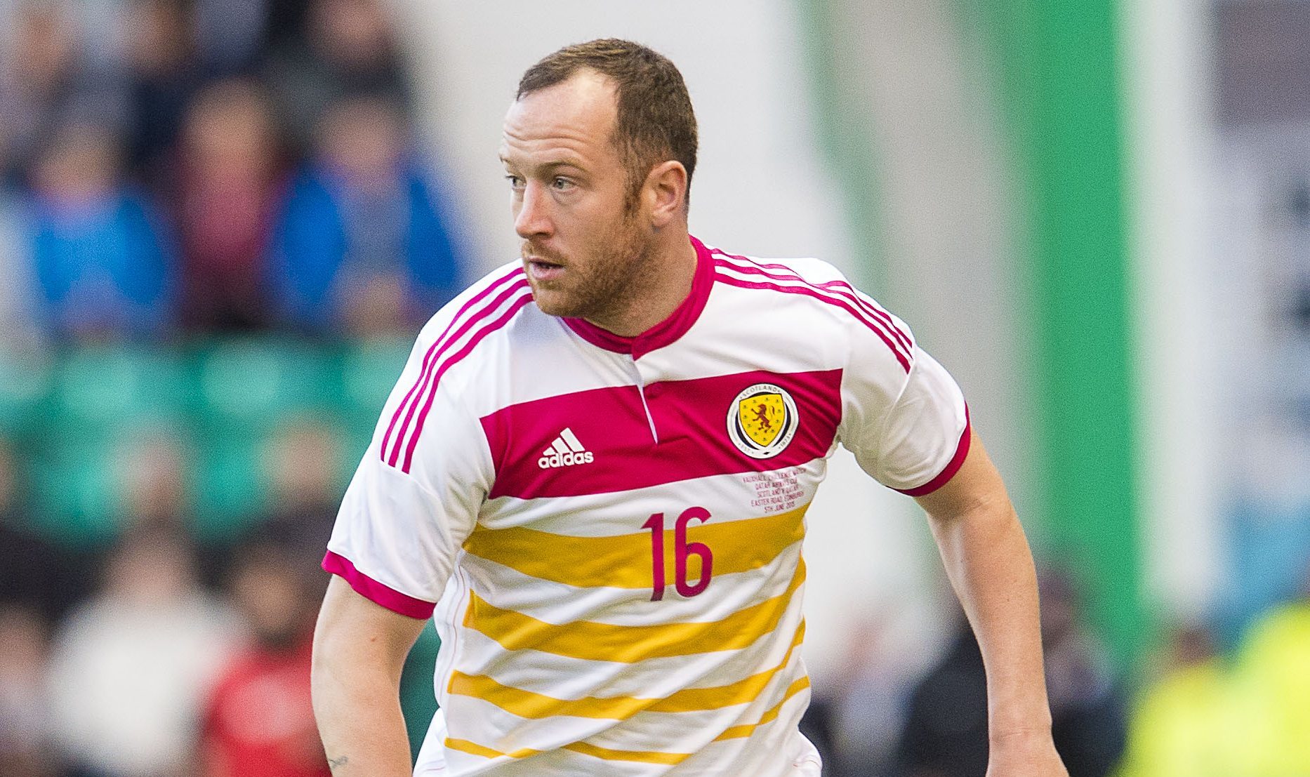 Charlie Adam in action for Scotland in 2015 (SNS Group)