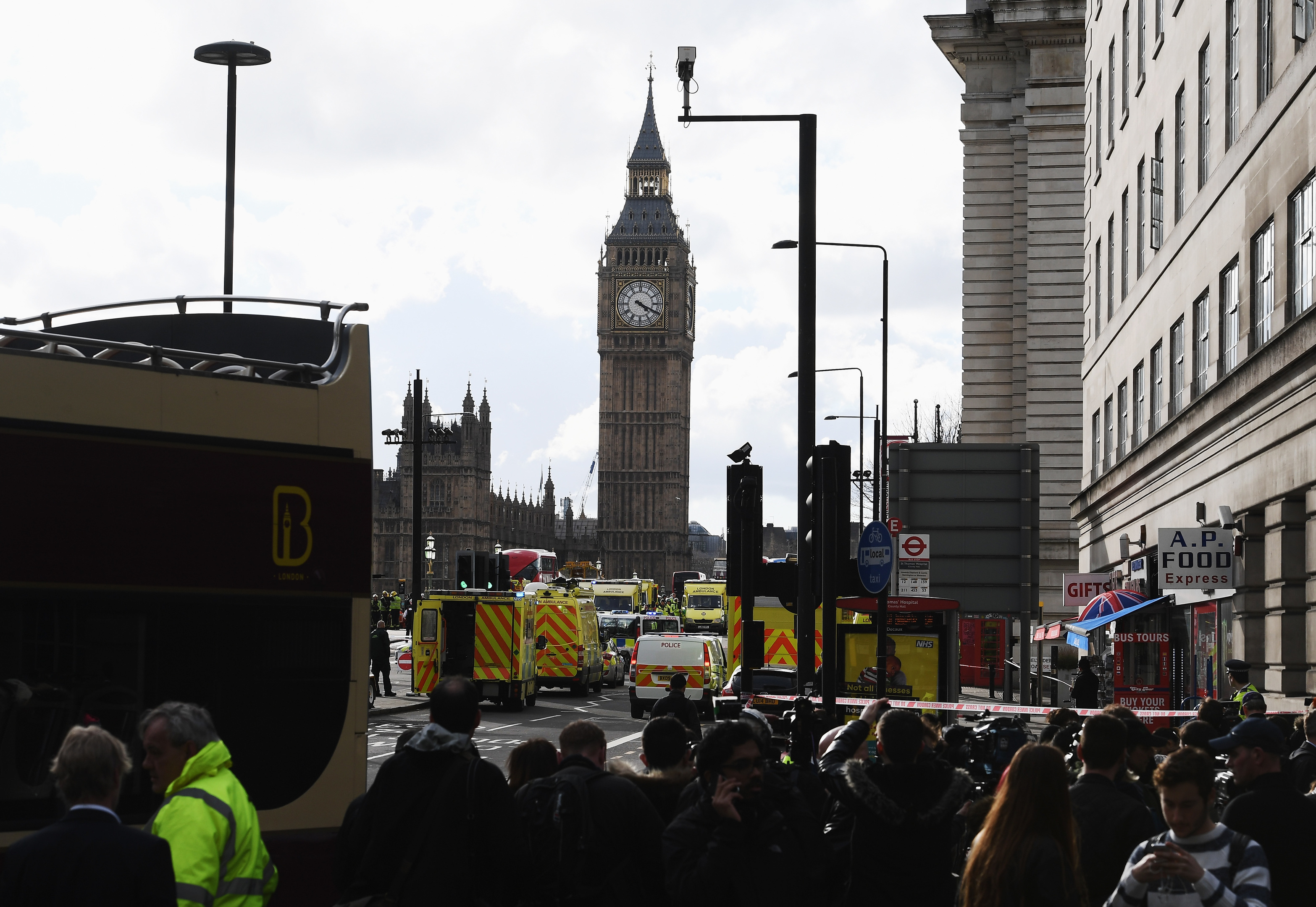 Ambulances, police vehicles and emergency services seen on Westminster Bridge (Carl Court/Getty Images)