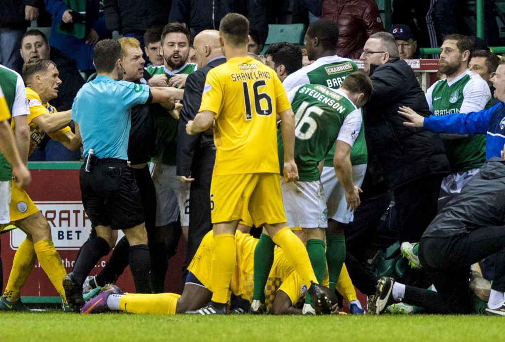 The heated scenes at Easter Road (SNS Group)