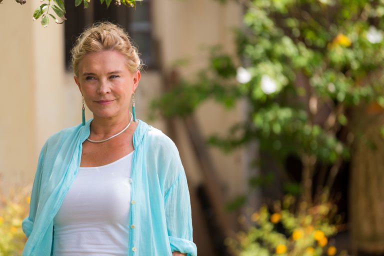 amanda redman the good karma hospital