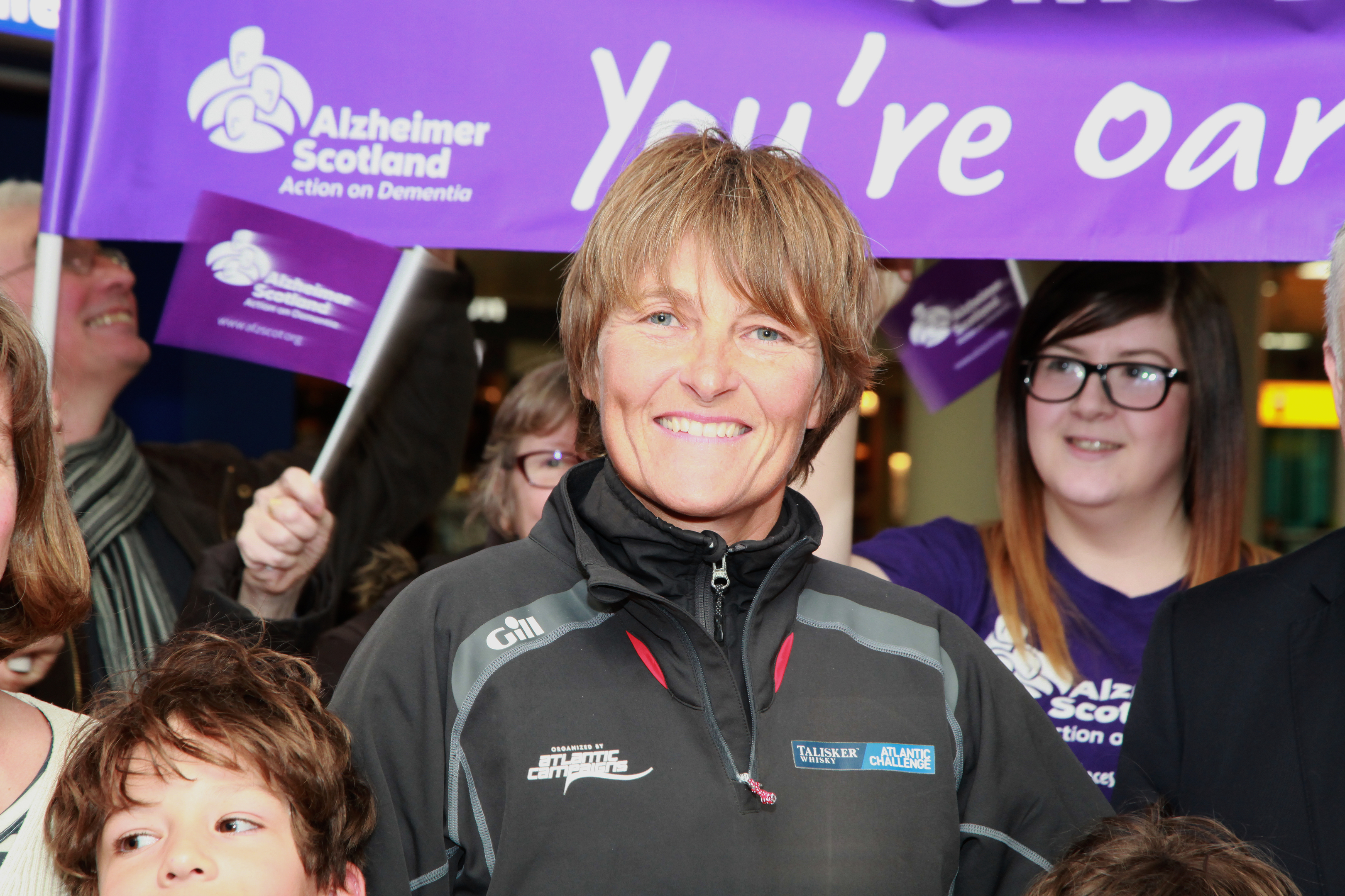 Elaine Hopley was welcomed home by supporters (Alzheimer Scotland)