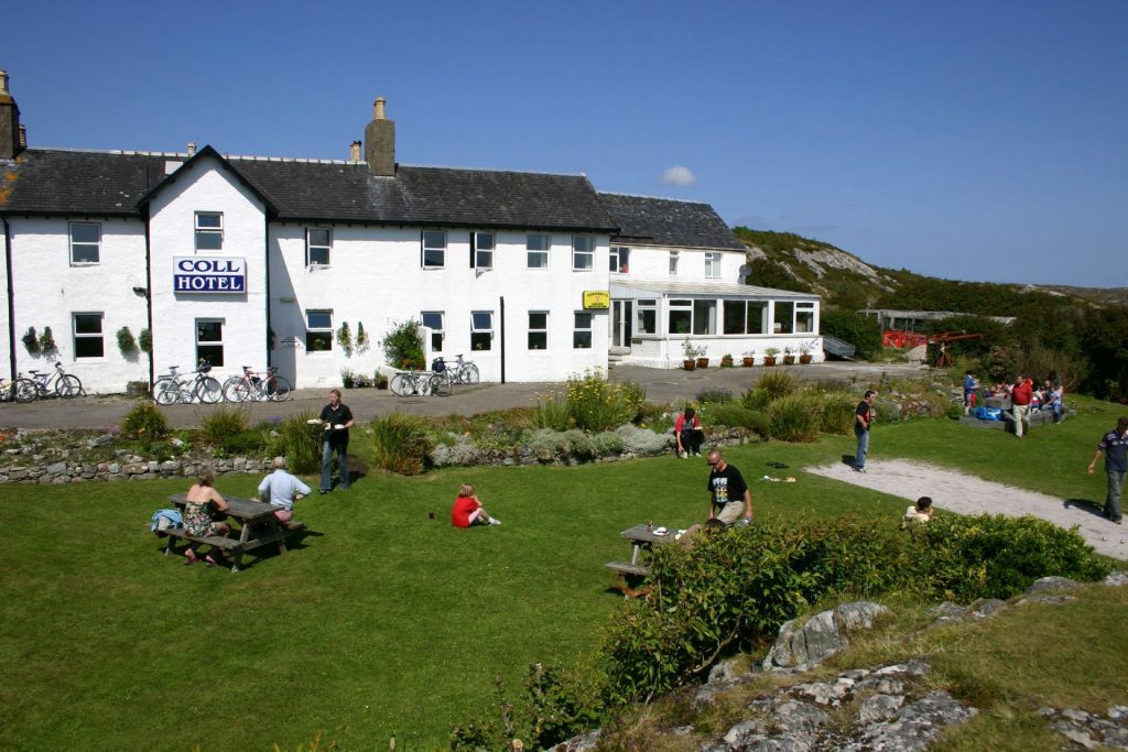 coll hotel 2.jpg_18285271