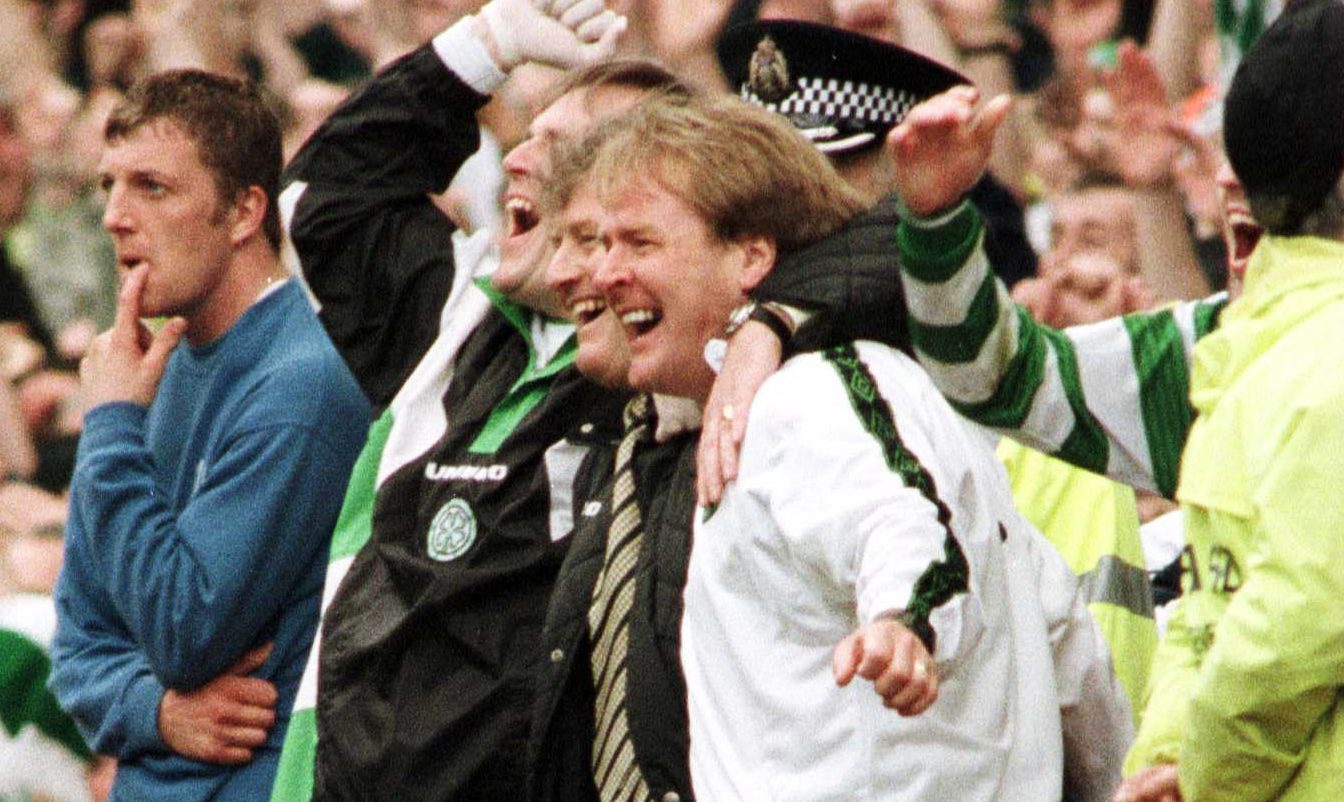 Murdo MacLeod celebrates with Wim Jansen, 1998 (SNS Group)