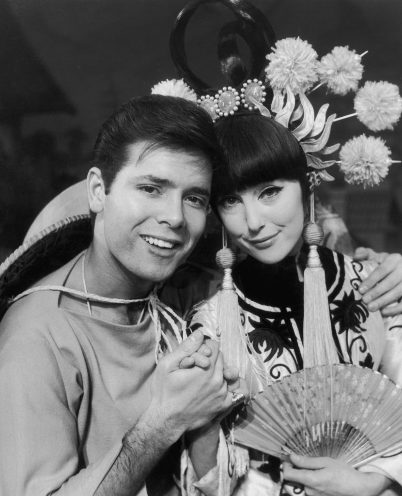 Una starring in panto with Cliff Richard, 1964 (Central Press/Hulton Archive/Getty Images)