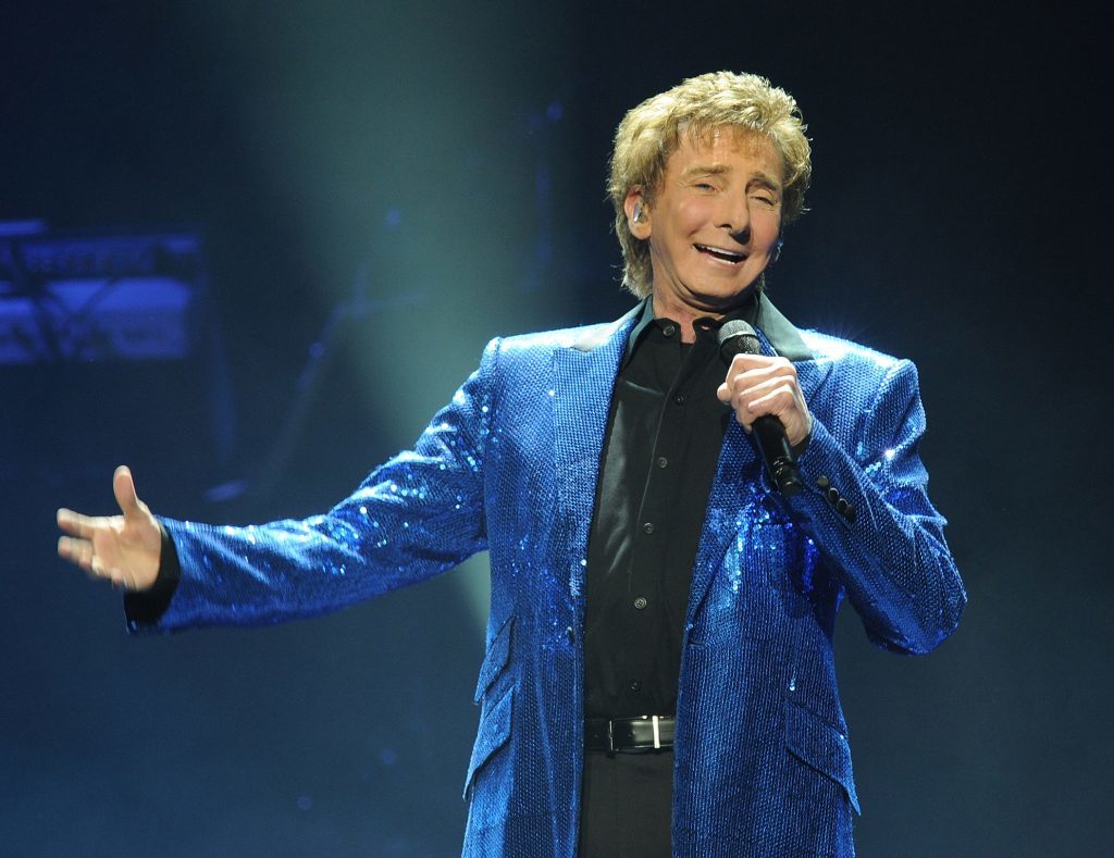 arry Manilow performs at the New Jersey Performing Arts Center (Bobby Bank/WireImage)