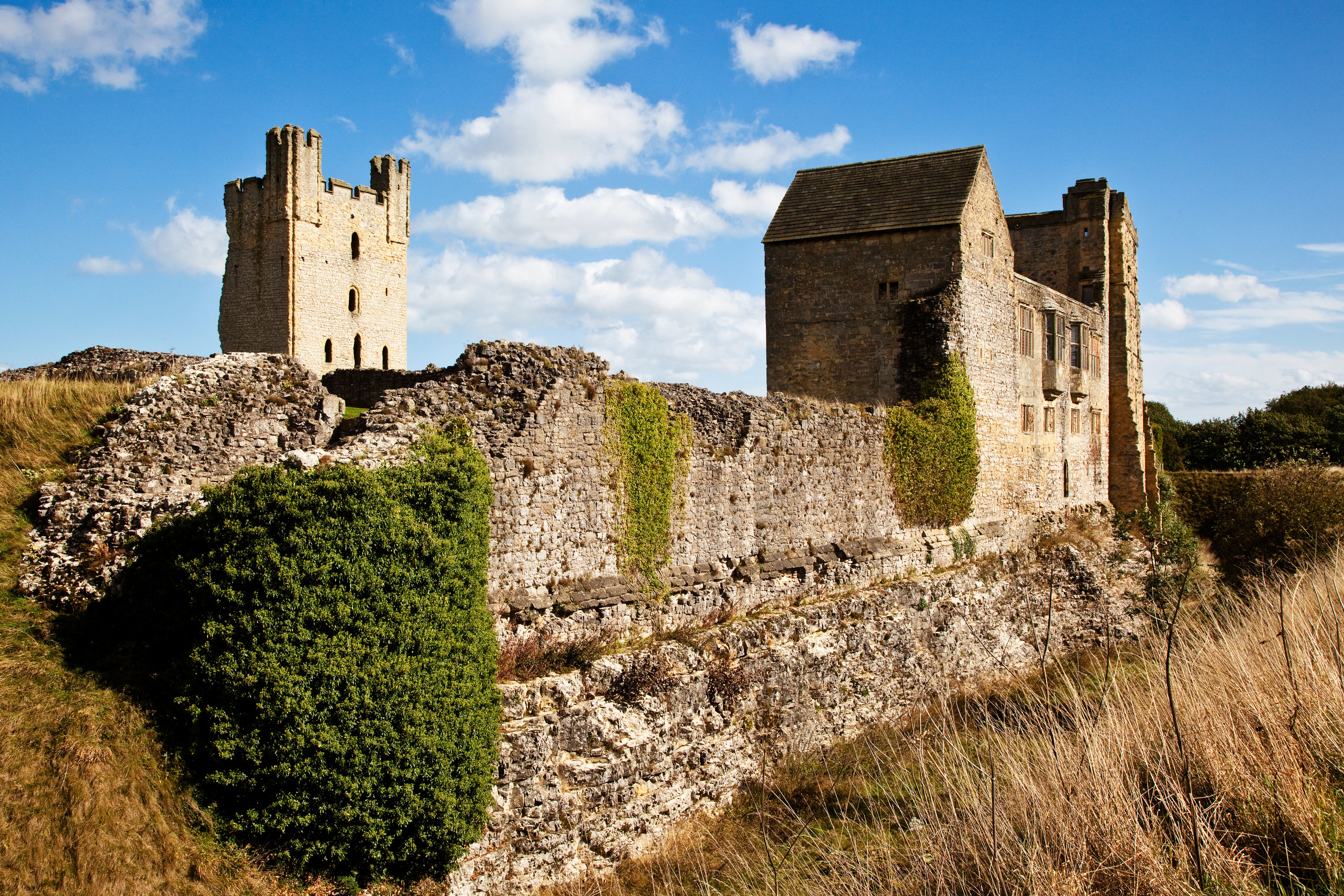 The ruins of the medieval Helmsley Castle (Alamy)