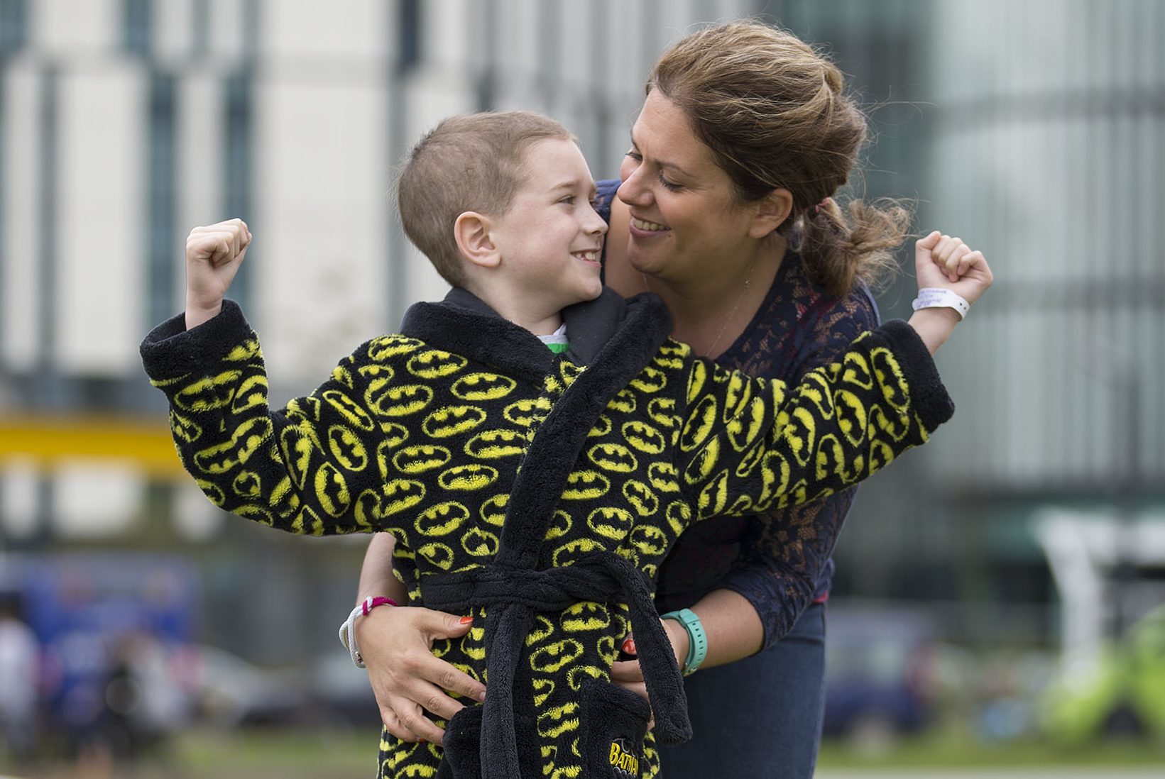 Cancer patient Daniel Gallacher (6) with his mum Alison Gallacher at the Royal Hospital for Children in Glasgow (Mick McGurk)