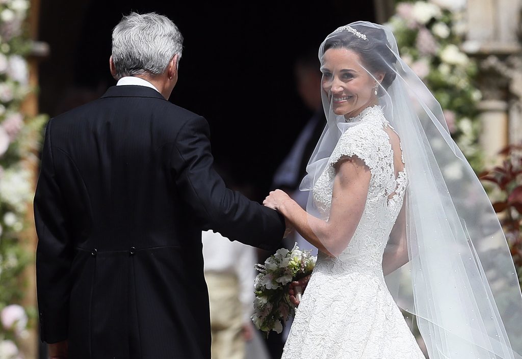Pippa Middleton arrives with her father Michael Middleton (Kirsty Wigglesworth - Pool/Getty Images)