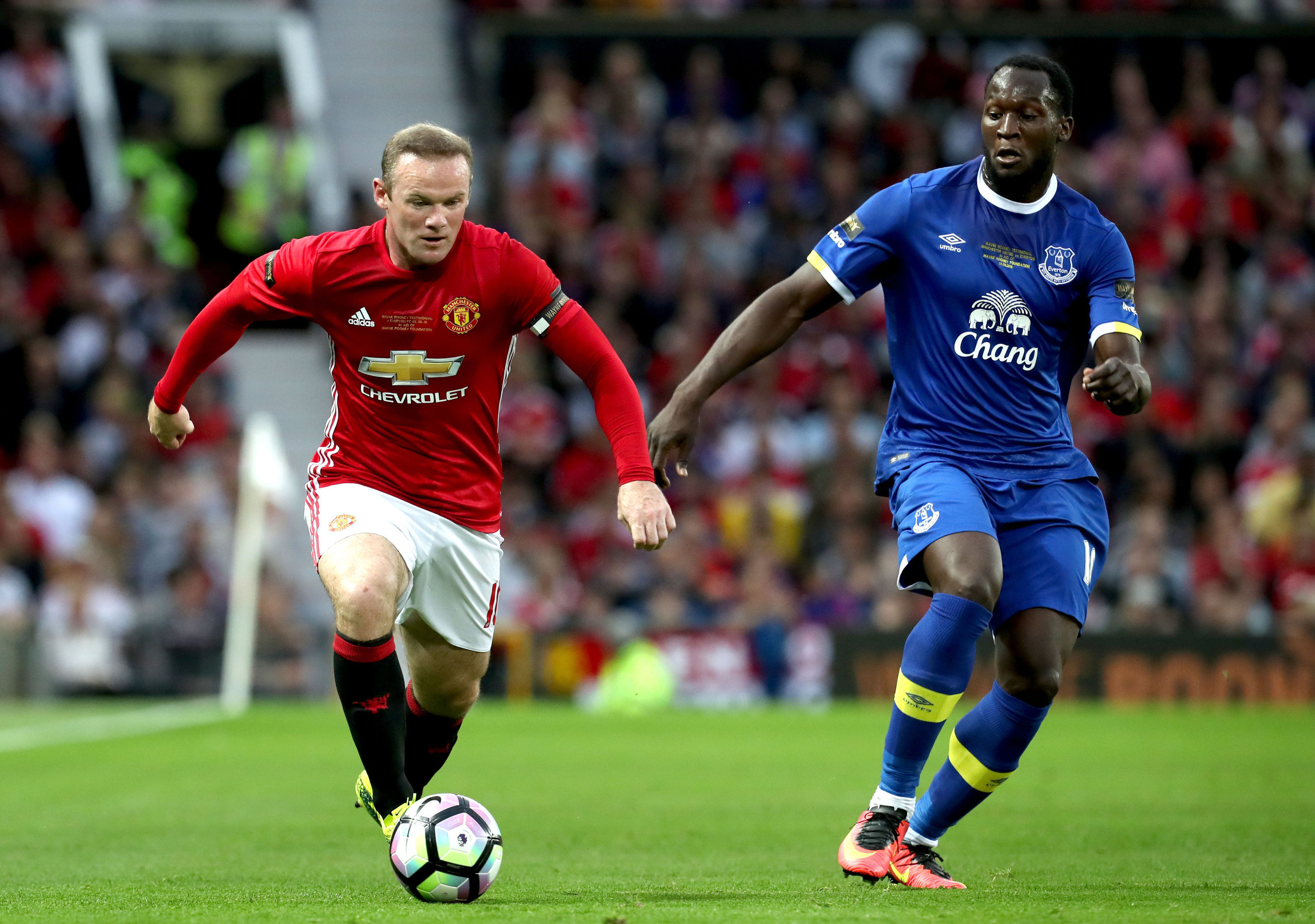 Wayne Rooney (left) up against Romelu Lukaku (Peter Byrne/PA Wire)