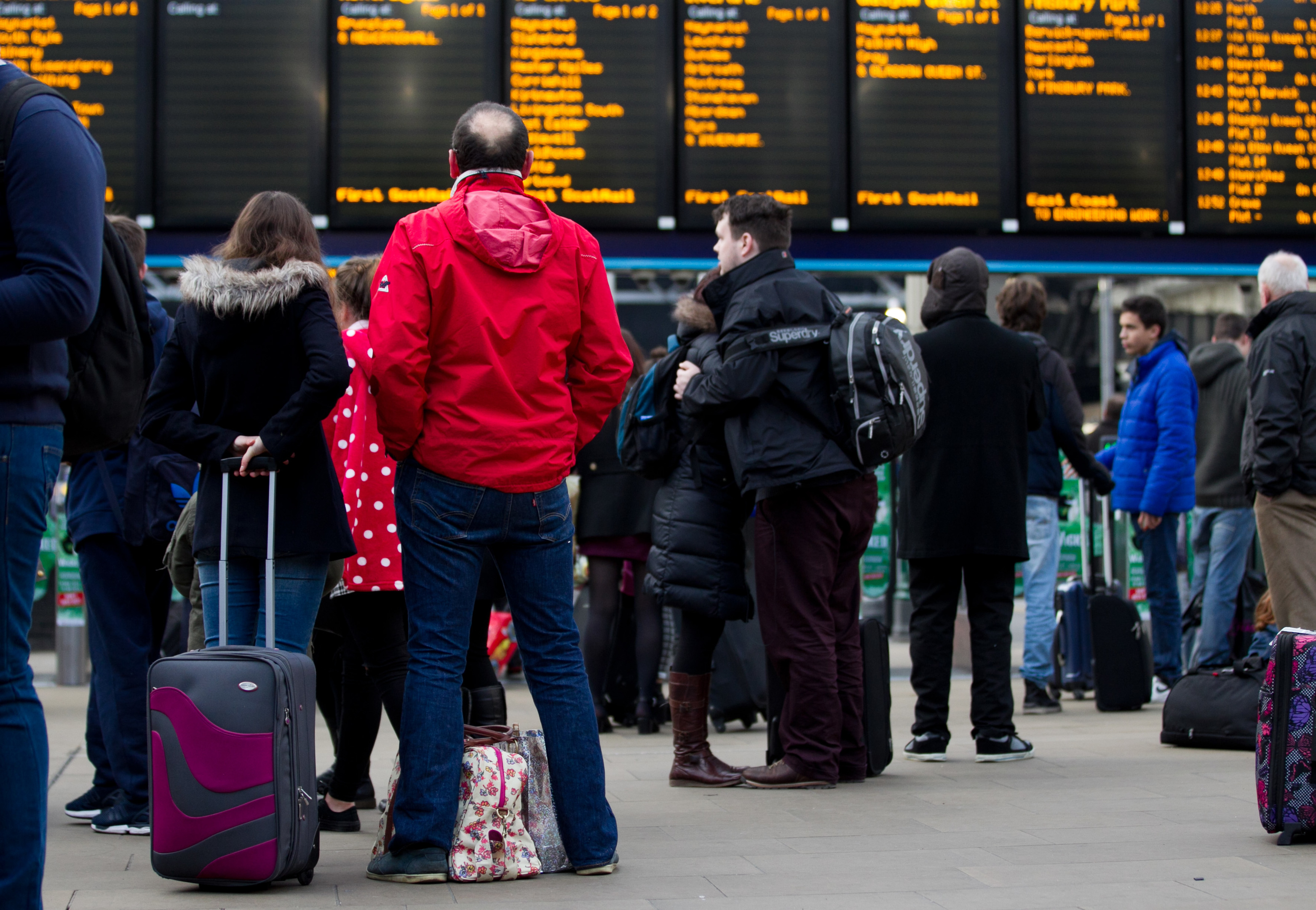 Passengers at Waverley train station, Edinburgh (Andrew Cawley, DC Thomson)