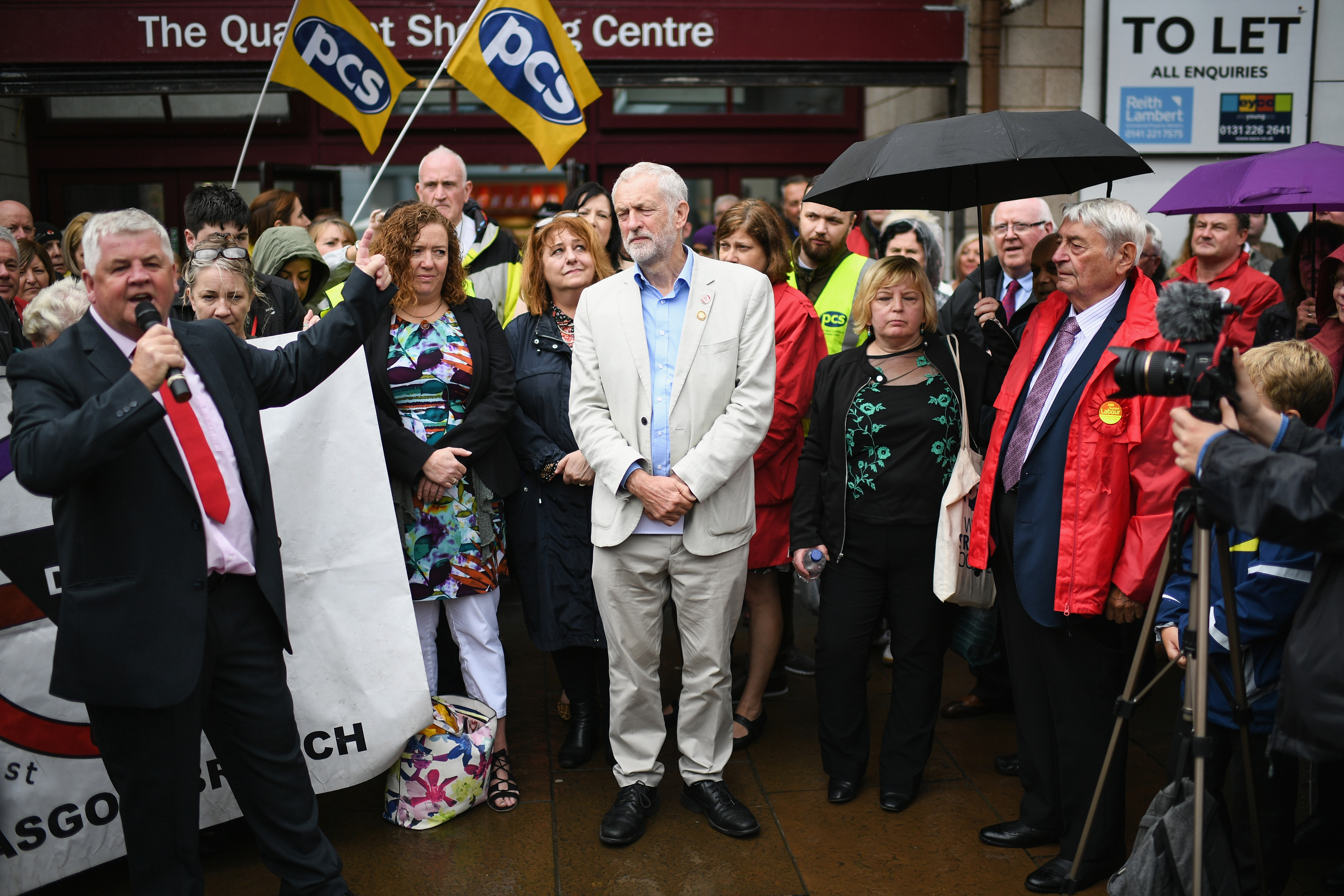 Labour leader Jeremy Corby addresses a public rally at the Quadrant shopping centre on August 25, 2017 in Coatbridge, Scotland (Jeff J Mitchell/Getty Images)