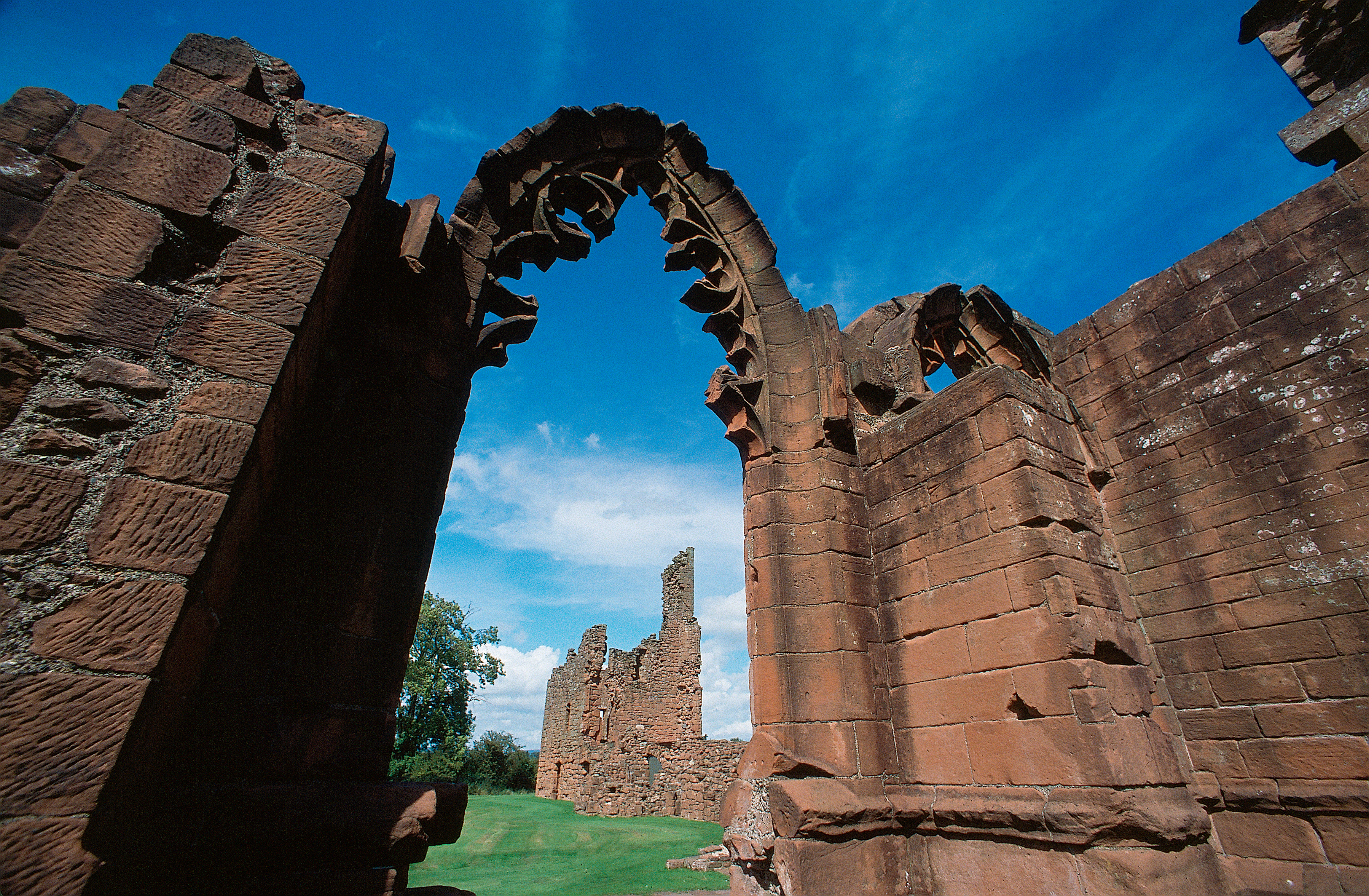 Lincluden Collegiate Church (Sleeping Giants)