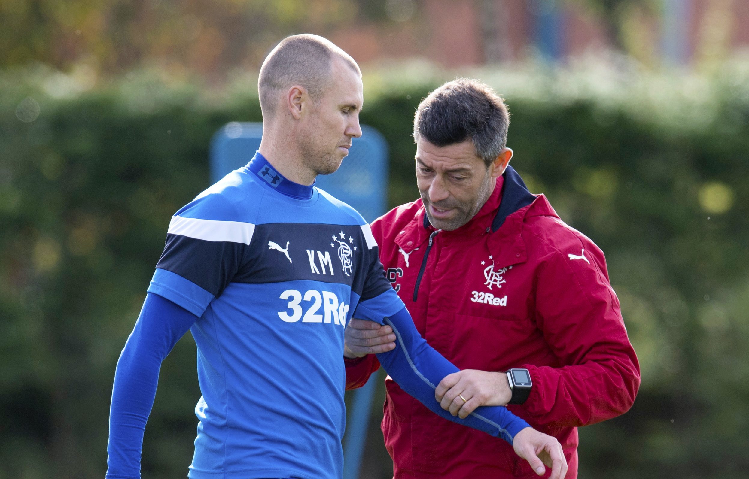 Rangers manager Pedro Caixinha (right) with Kenny Miller (SNS)