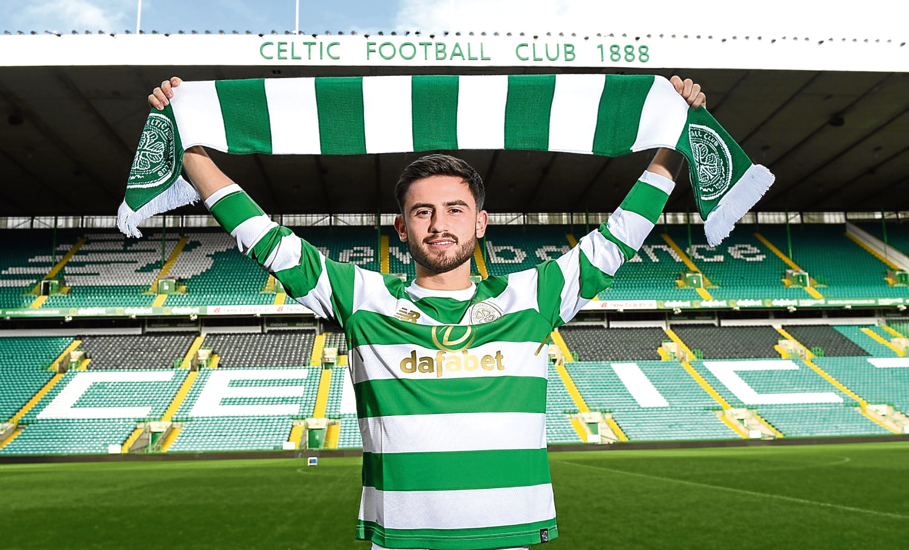Celtic unveil new signing Patrick Roberts (SNS Group)
