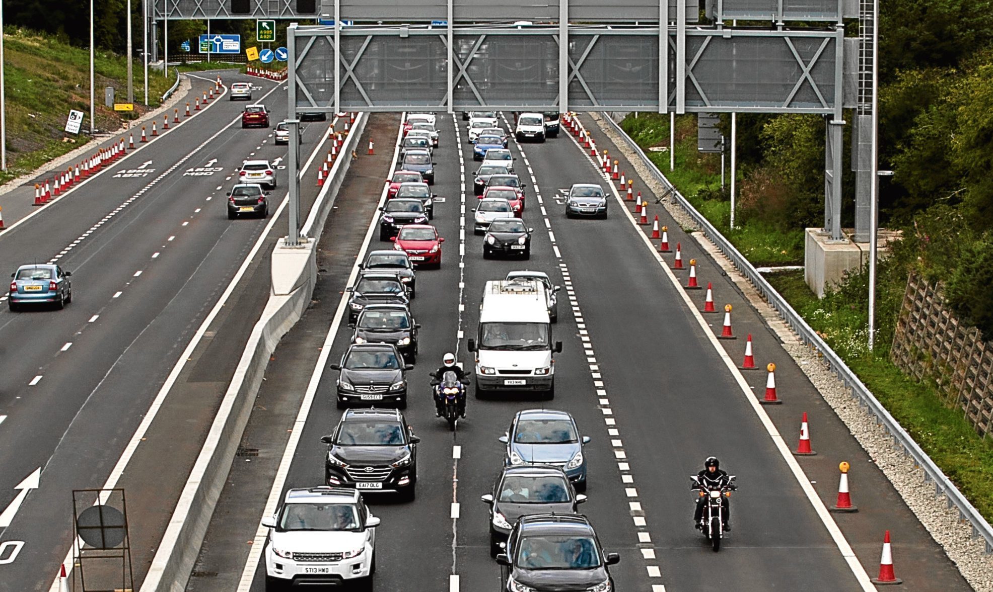 Queues of traffic backing up north of the new Queensferry Crossing (Andrew Cawley / DC Thomson)