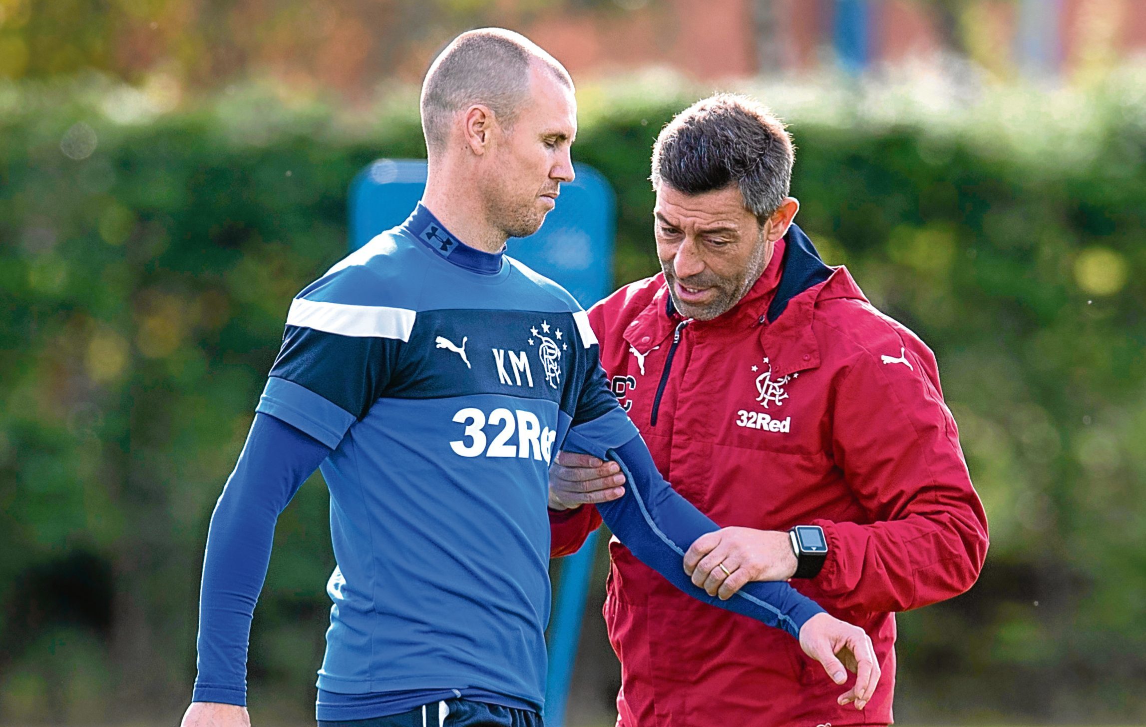 Rangers manager Pedro Caixinha (right) with Kenny Miller (SNS Group)