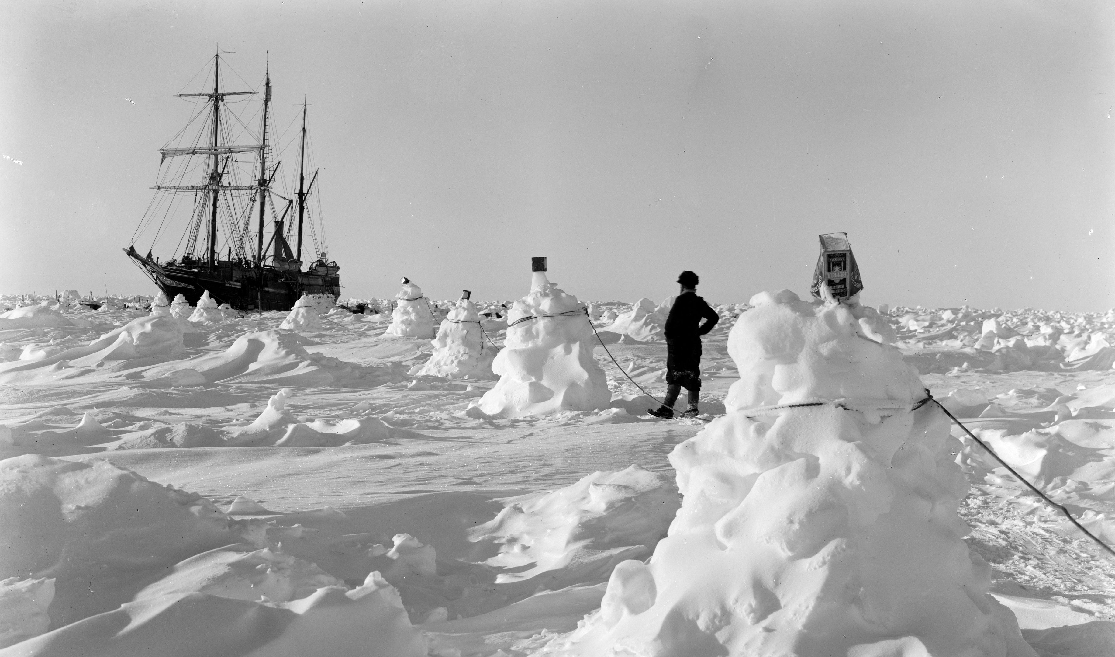 Frank Hurley's pictures of the Ernest Shackleton expedition, 1914