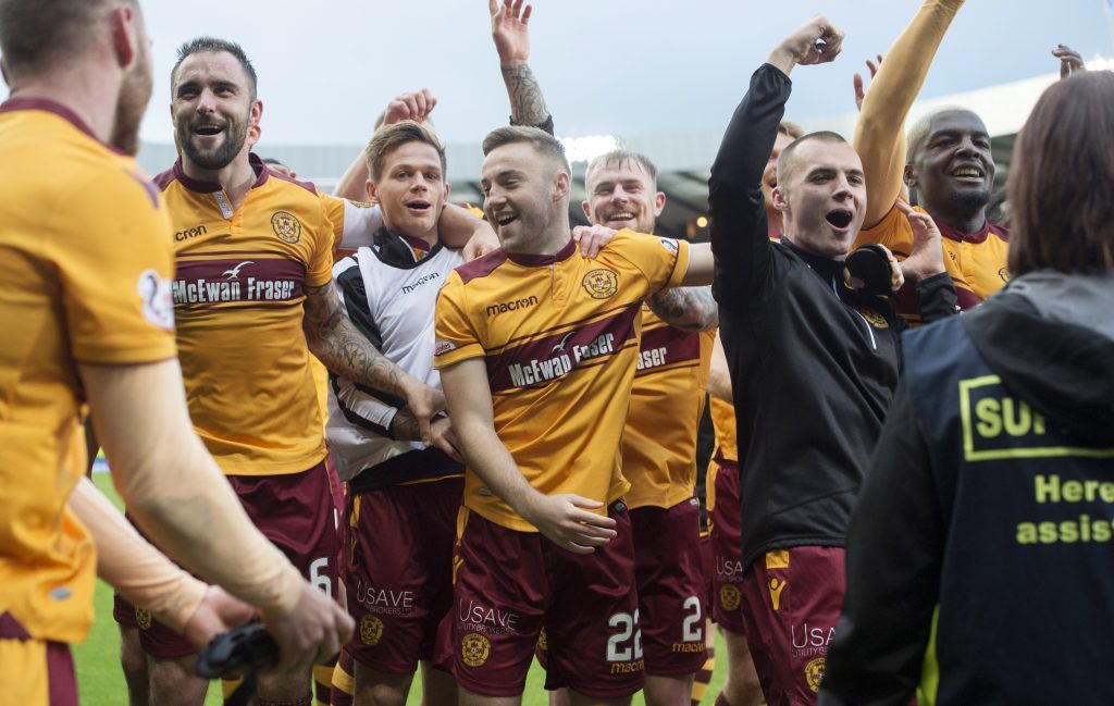 Motherwell players celebrate at full time (SNS Group)