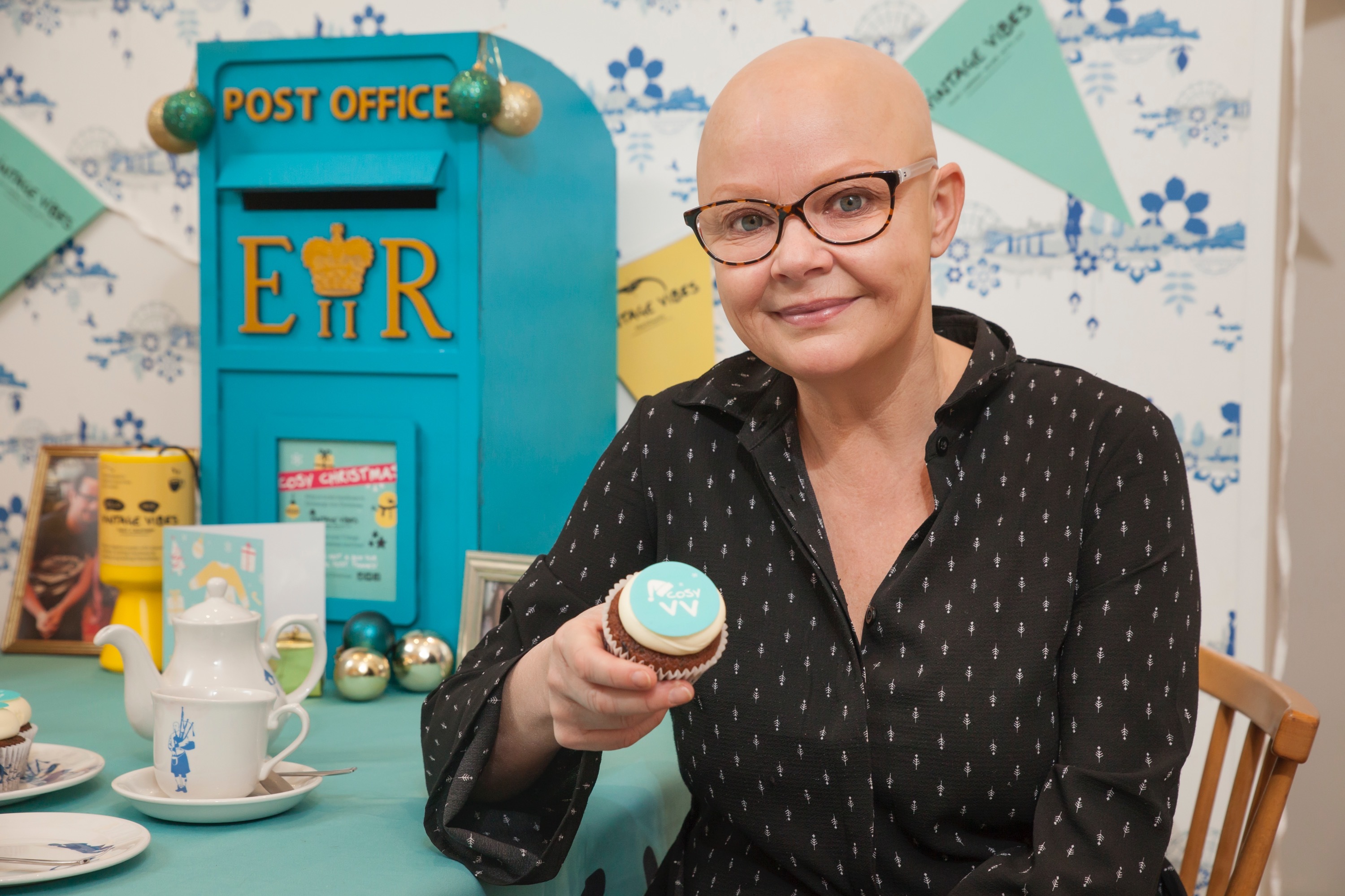 Gail Porter with a Cosy Cupcake (Vintage Vibes)