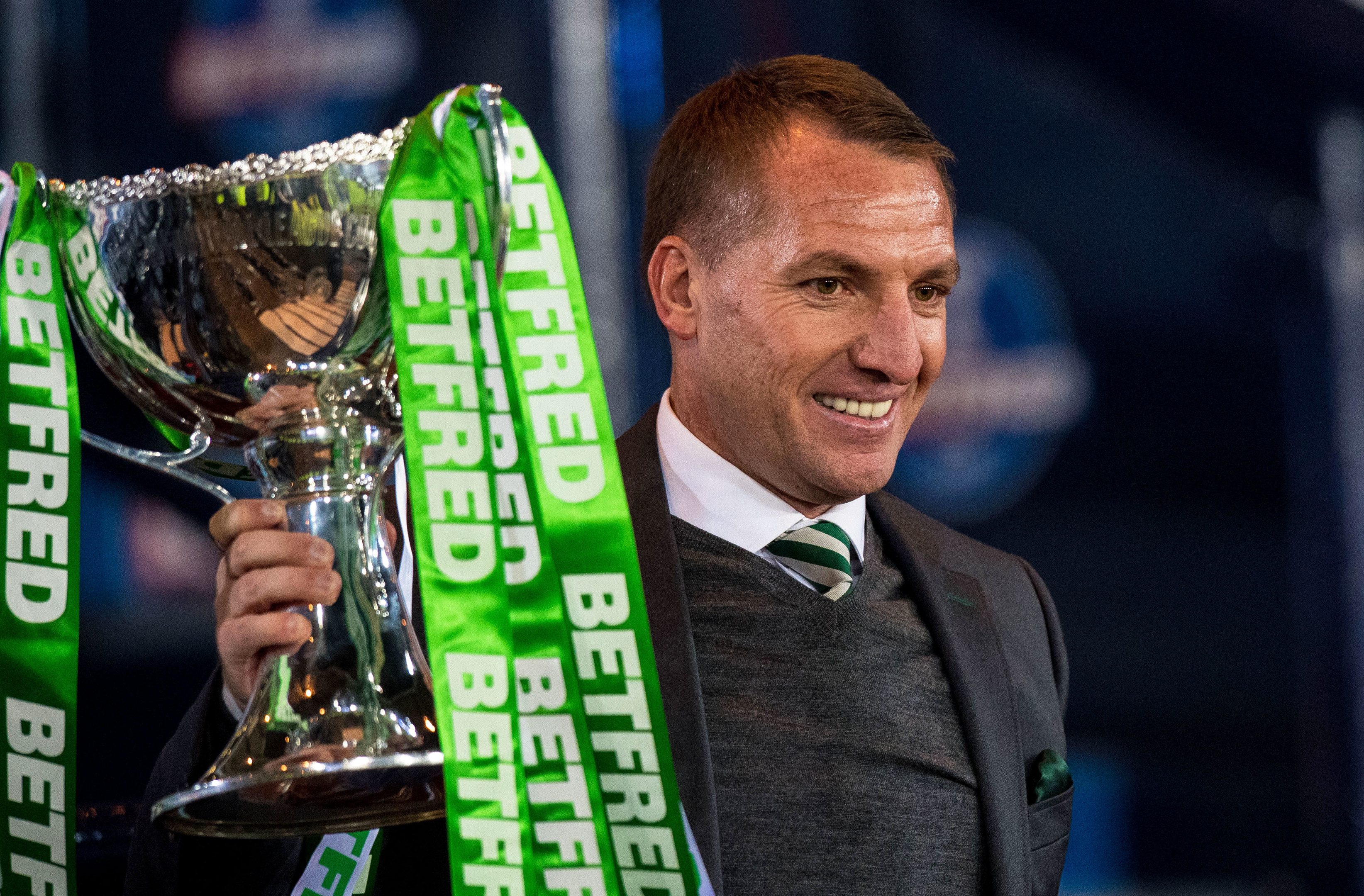 Brendan Rodgers with the trophy (SNS Group / Ross Parker)