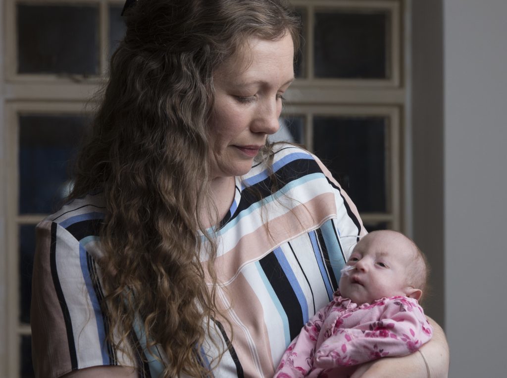 Gina Scanlan with baby Willow (Ross Johnston/Newsline Media)