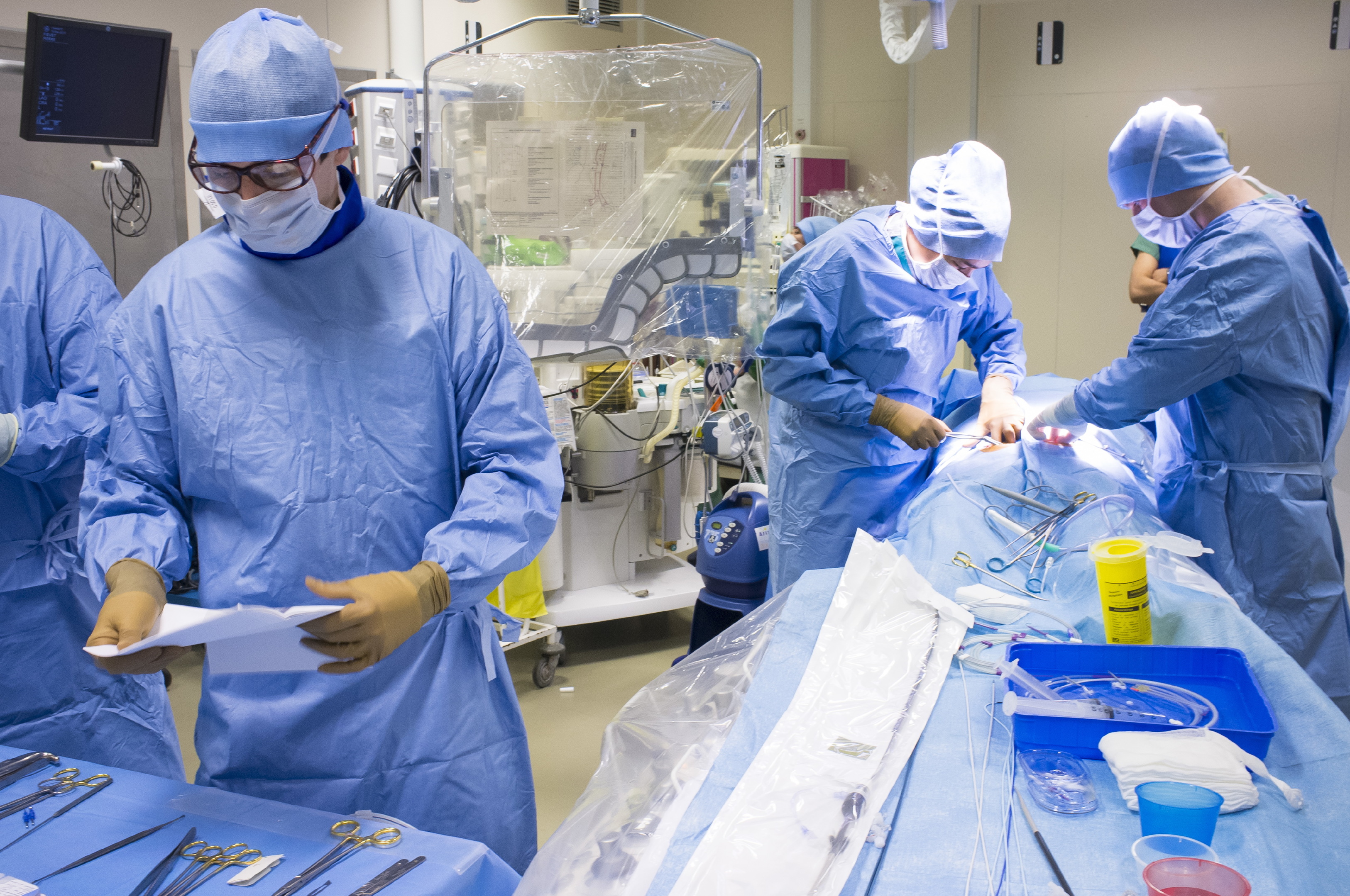 Hybrid cardiac surgery (BSIP/UIG via Getty Images)