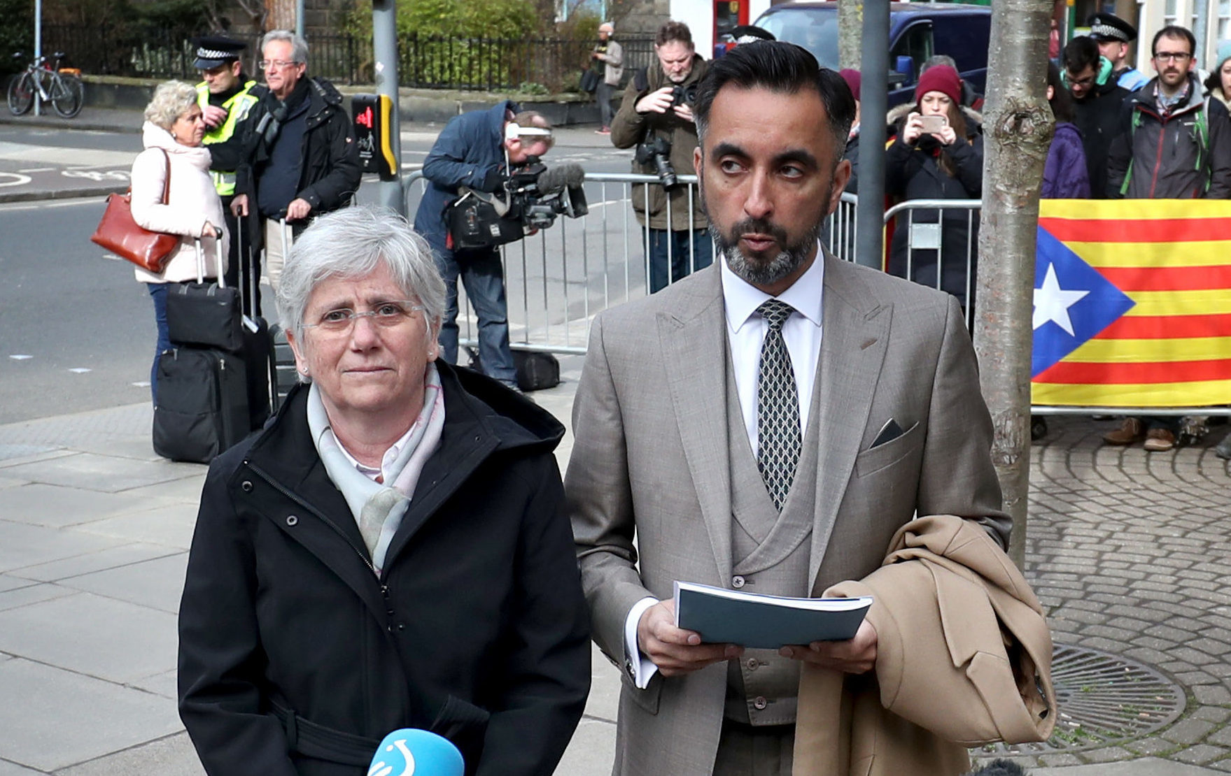 Former Catalan Minister Professor Clara Ponsati who is facing extradition to Spain attends Edinburgh police station with her lawyer Aamer Anwar (Jane Barlow/PA Wire)