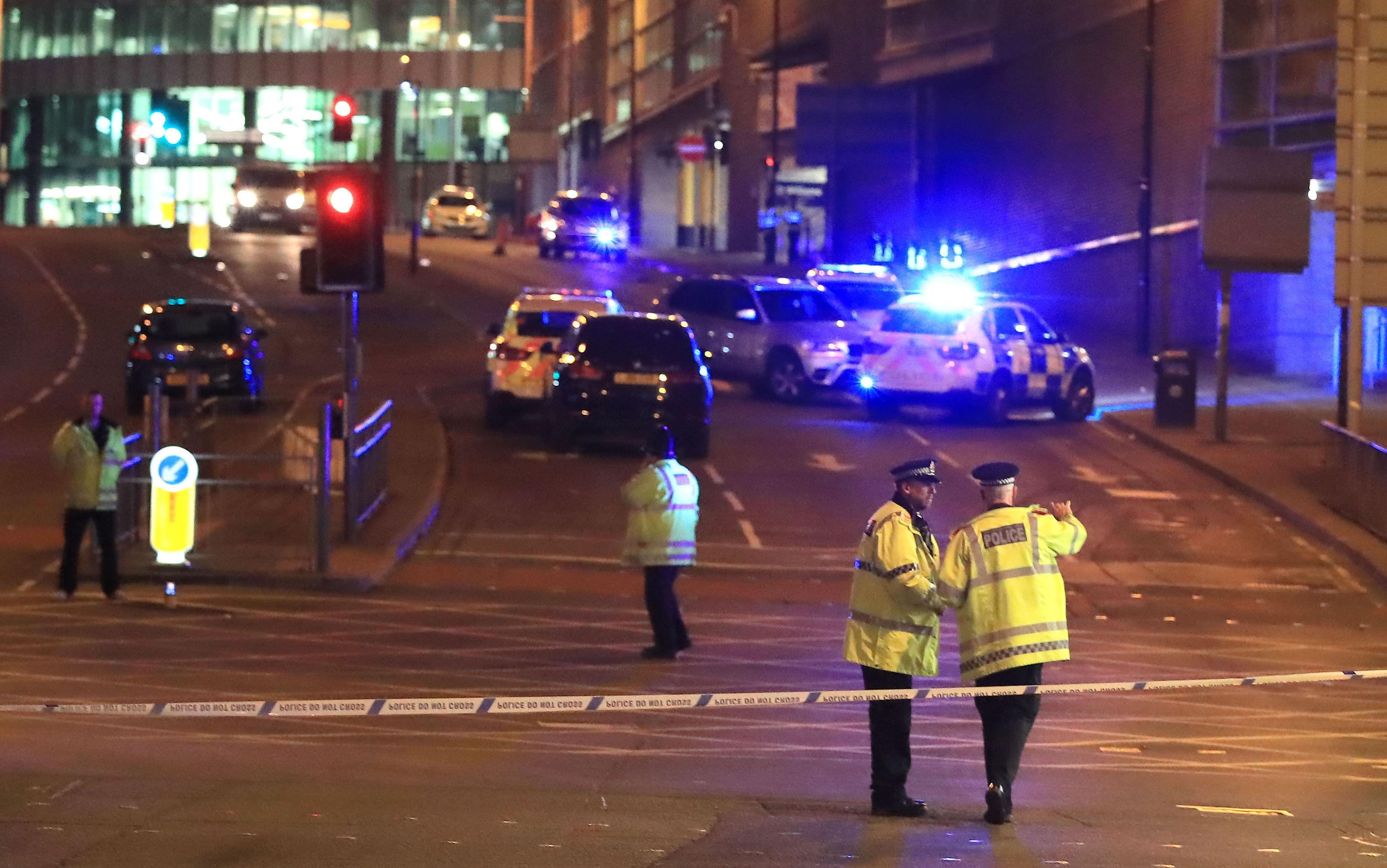 Emergency services at Manchester Arena (Peter Byrne/PA Wire)