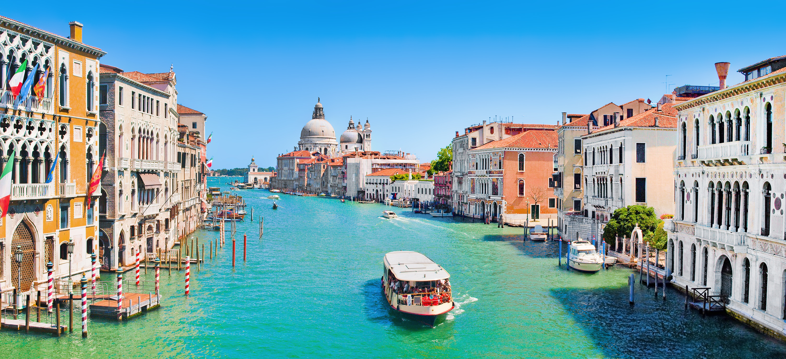 Panoramic view of famous Canal Grande with Basilica Santa Maria della Salute in Venice, Italy (Getty Images/iStock)