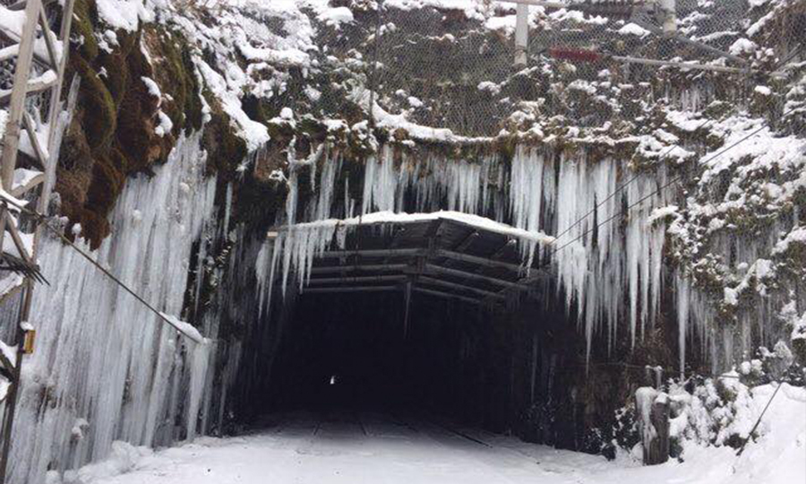 Icicles at Bishopton tunnel (Network Rail)