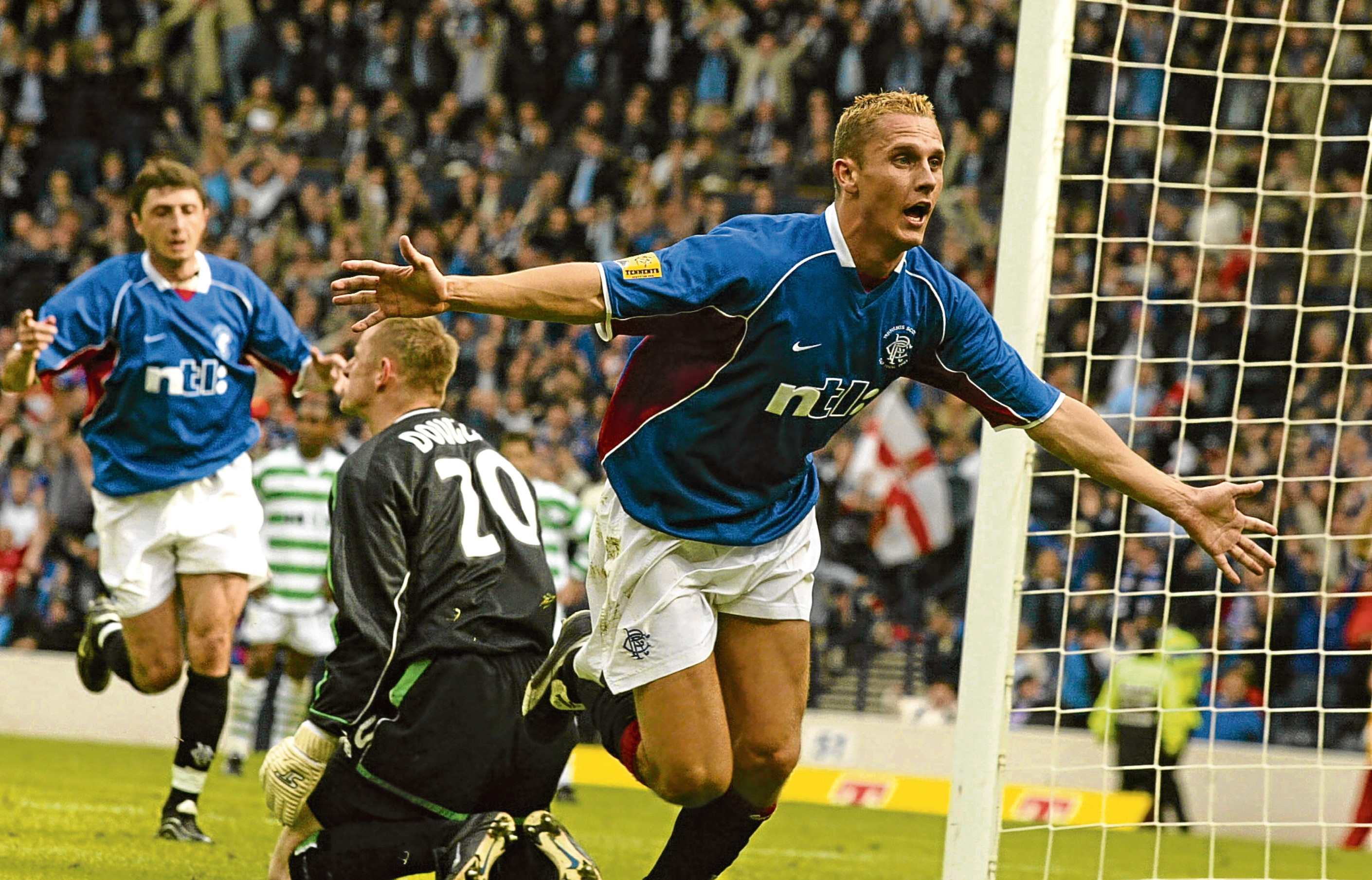 Rangers ace Peter Lovenkrands celebrates his goal (SNS)