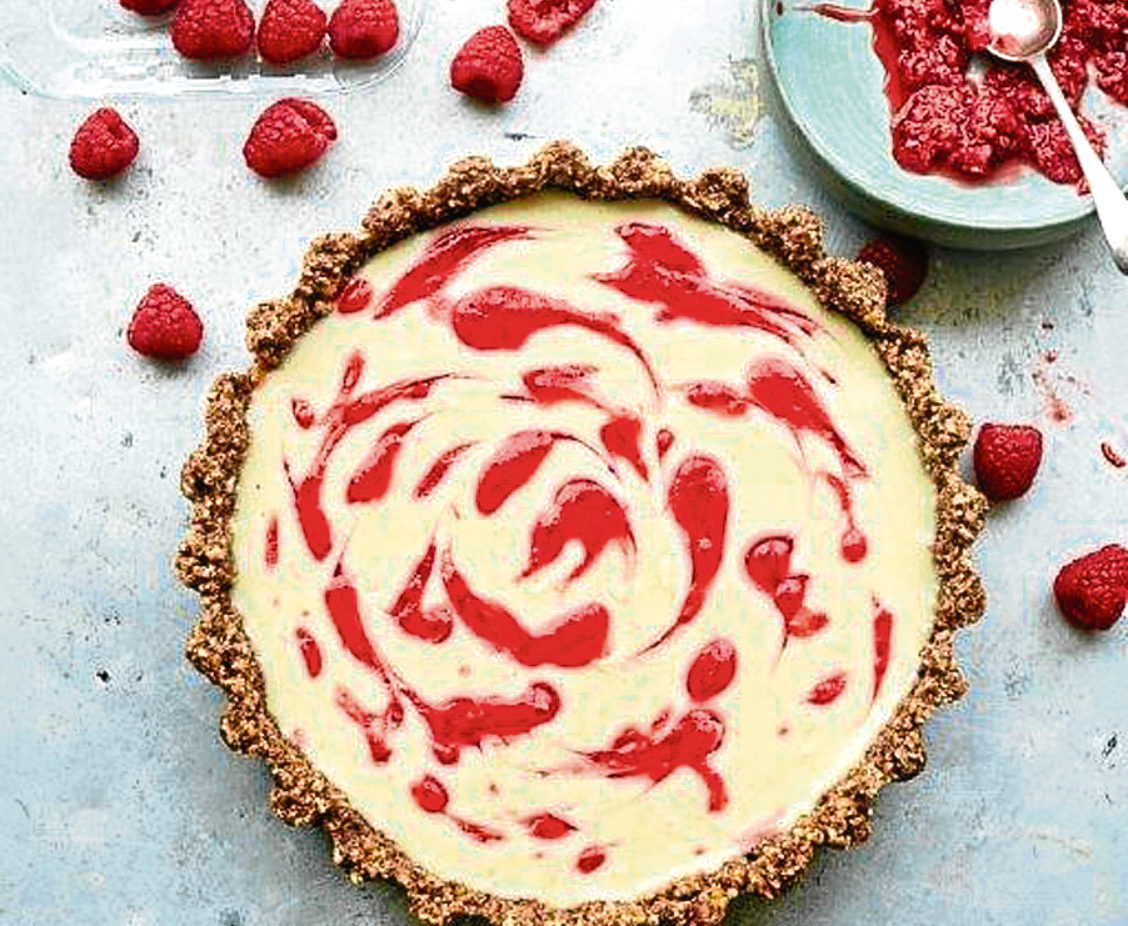 White chocolate and raspberry tart