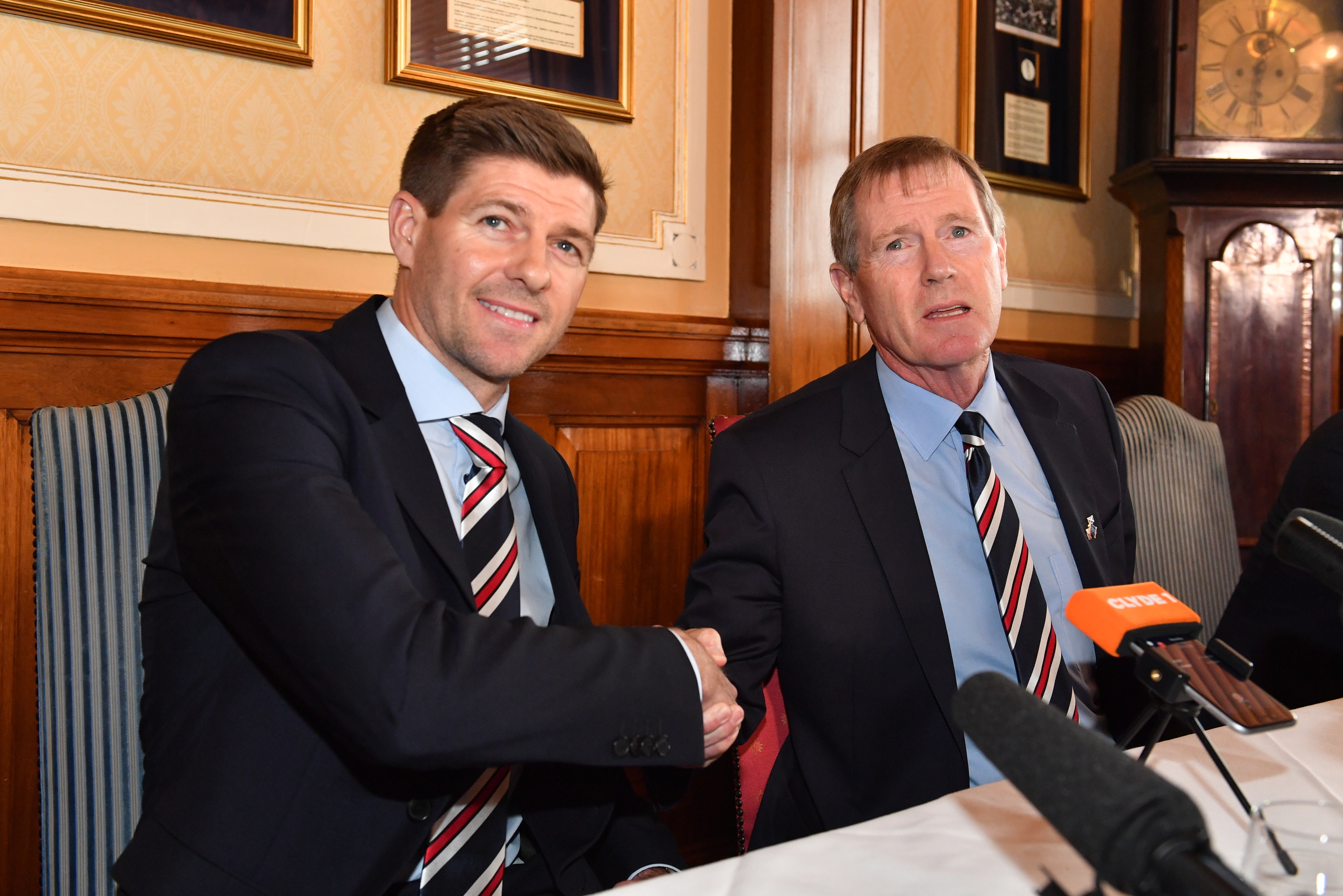Steven Gerrard and Rangers chairman Dave King (SNS Group / Bill Murray)