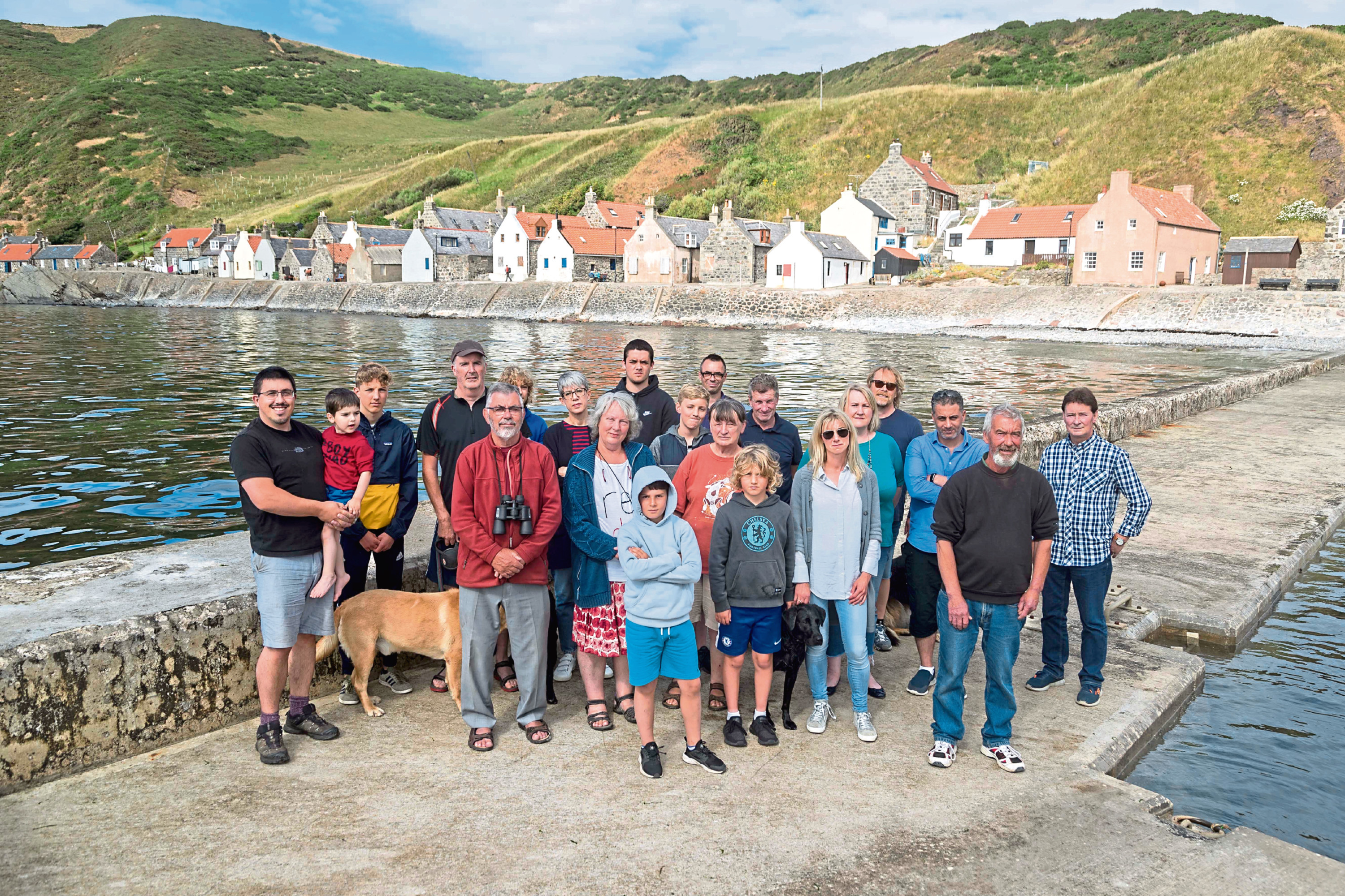 FEATURE ON NORTH EAST VILLAGE THAT HAS BEEN CUT OFF BY ROAD FOR THE LAST 10 MONTHS
PIC OF CROVIE VILLAGERS WHO AHVE BEEN LEFT FRUSTRATED AFTER ABERDEENSHIRE COUNCIL CLOSED THE ROAD INTO THE VILLAGE AFTER CRACKS APPEARED
PIC DEREK IRONSIDE / NEWSLINE MEDIA