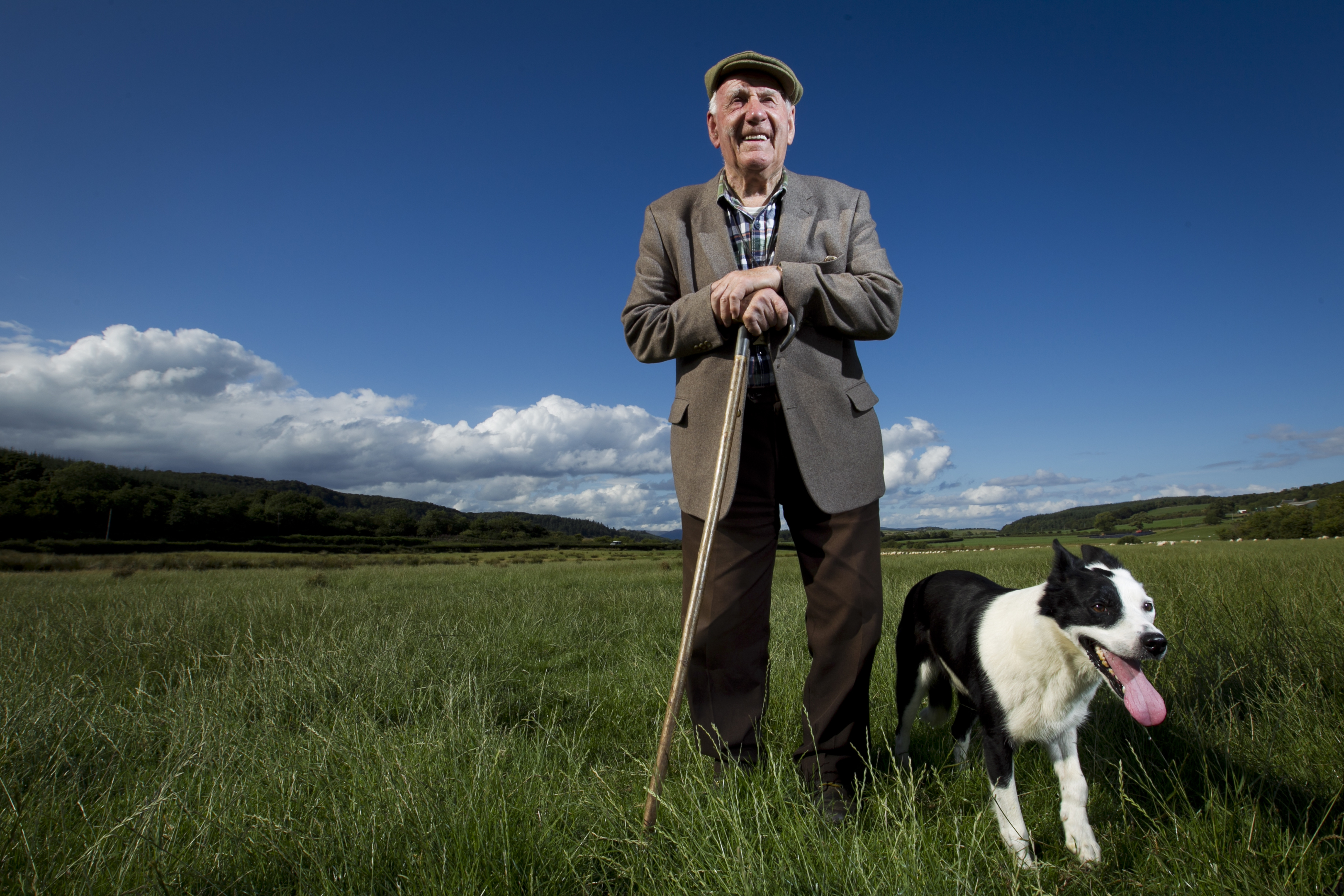 Sandy McKirdy with his dog Jean (Andrew Cawley / DC Thomson)