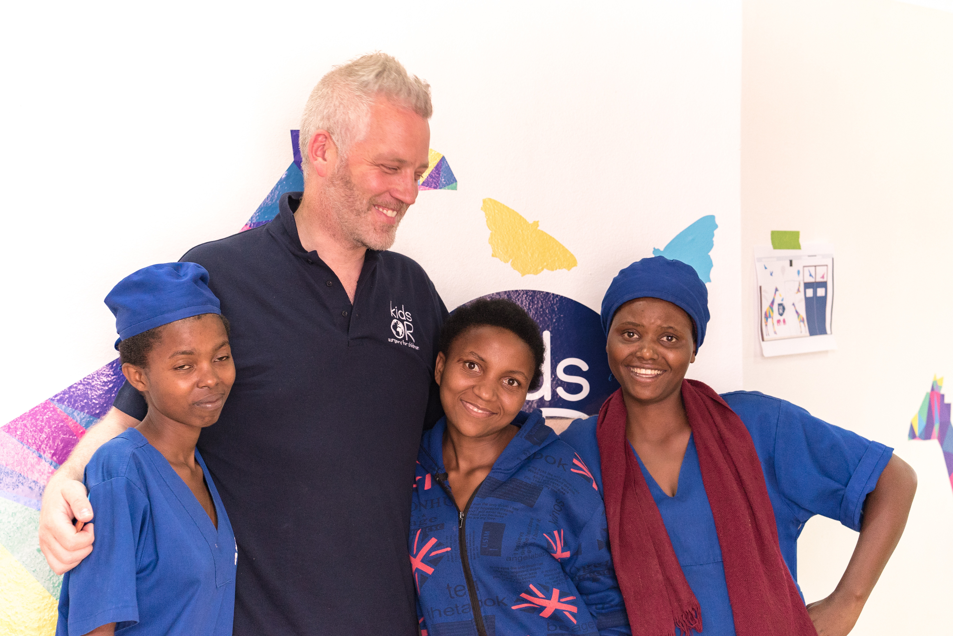 KidsOR Founder Garreth Wood meets some of the medical staff