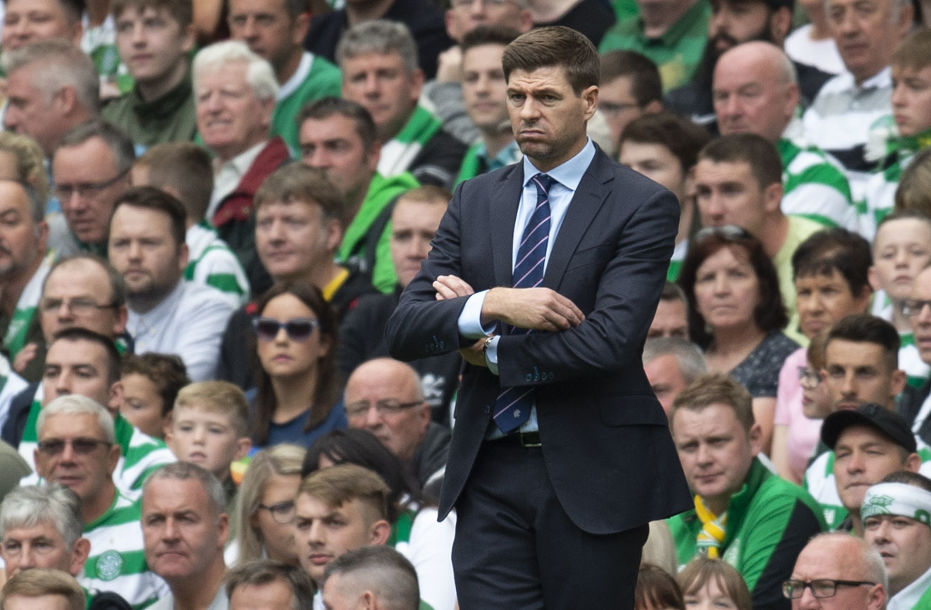 Rangers manager Steven Gerrard looks frustrated on the touchline (SNS Group / Rob Casey)