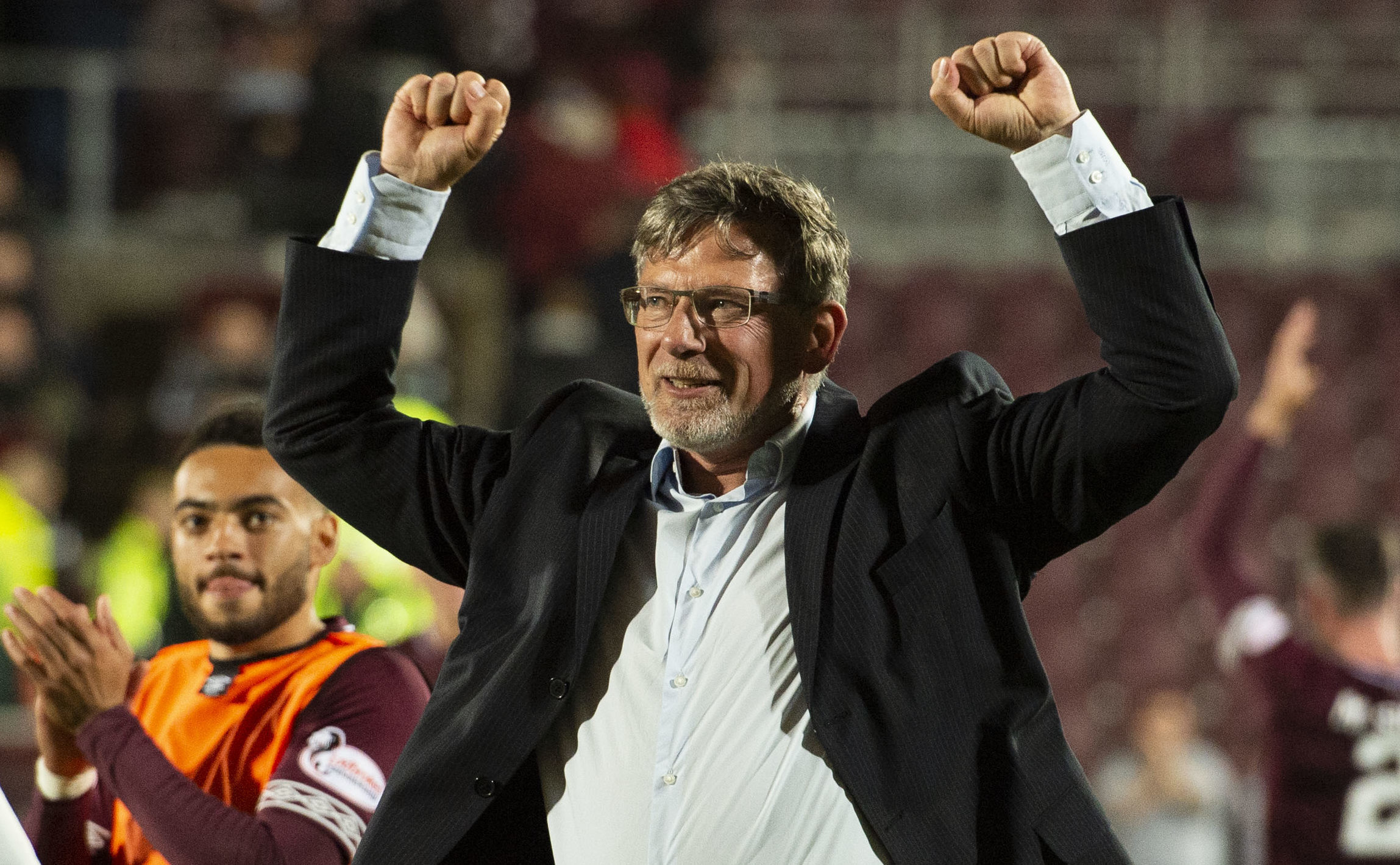 Hearts manager Craig Levein celebrates at full time (SNS Group / Alan Harvey)