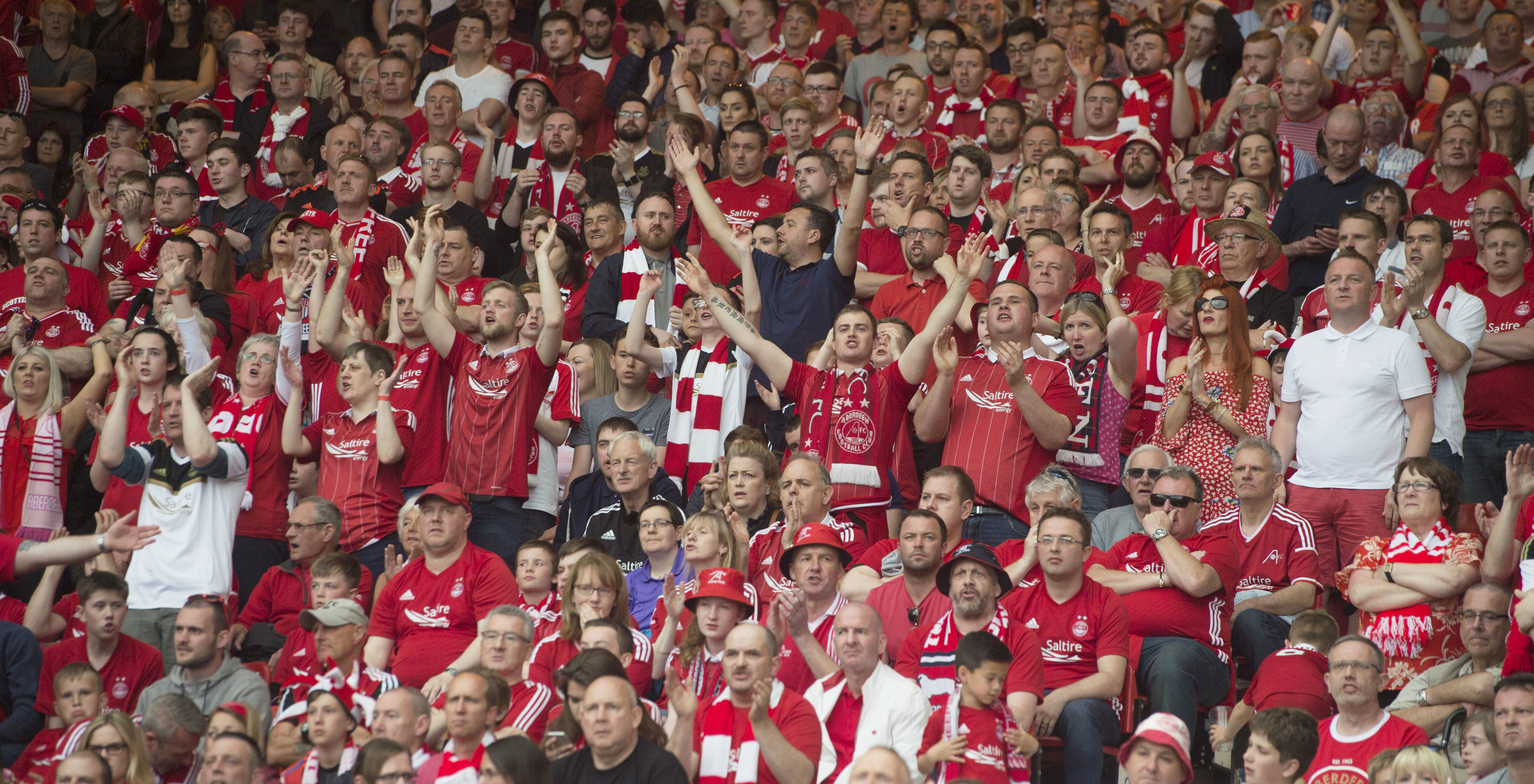 Aberdeen fans (SNS Group)