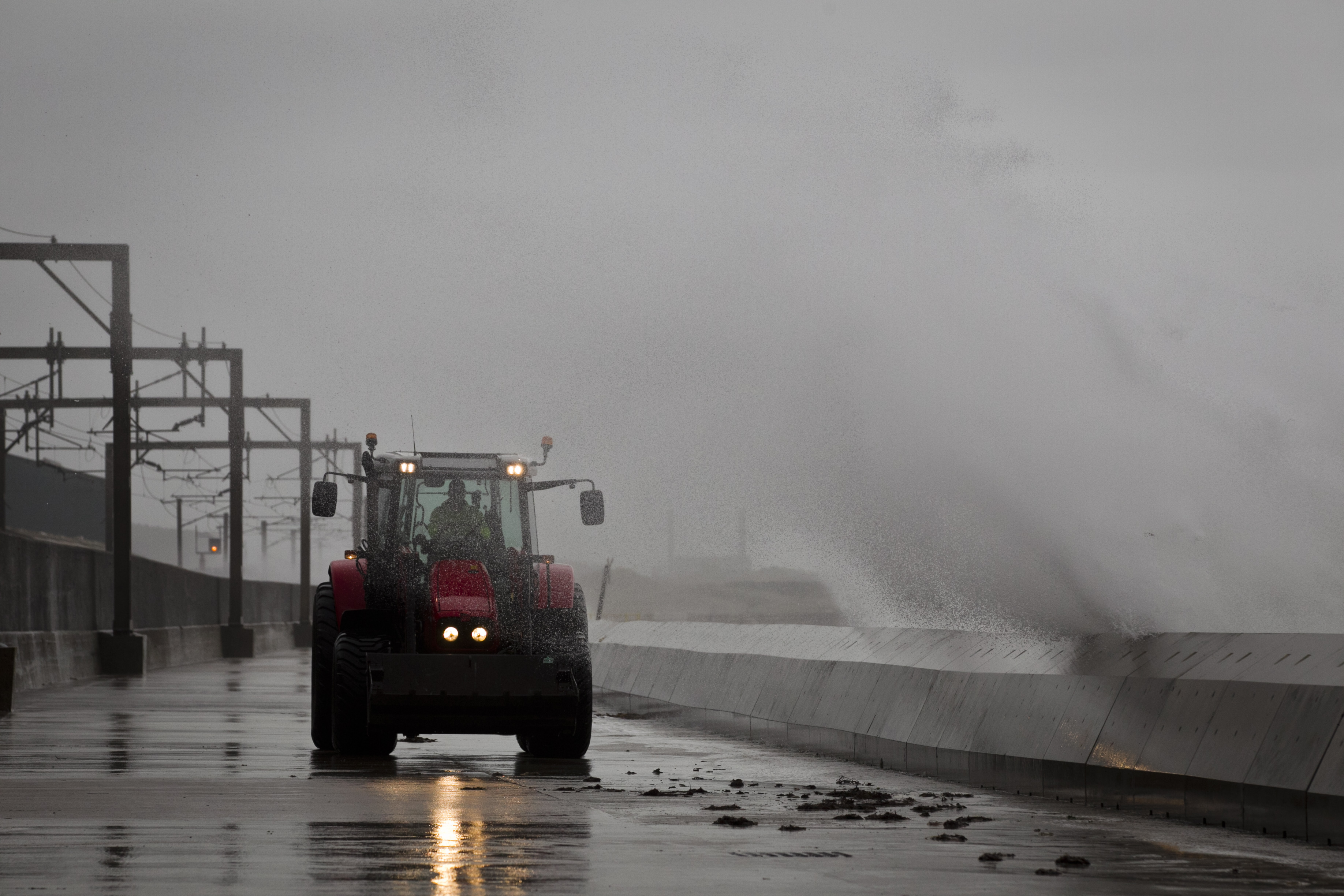 Strong winds lead to high waves at Saltcoats, as seen earlier this year (Andrew Cawley / DC Thomson)