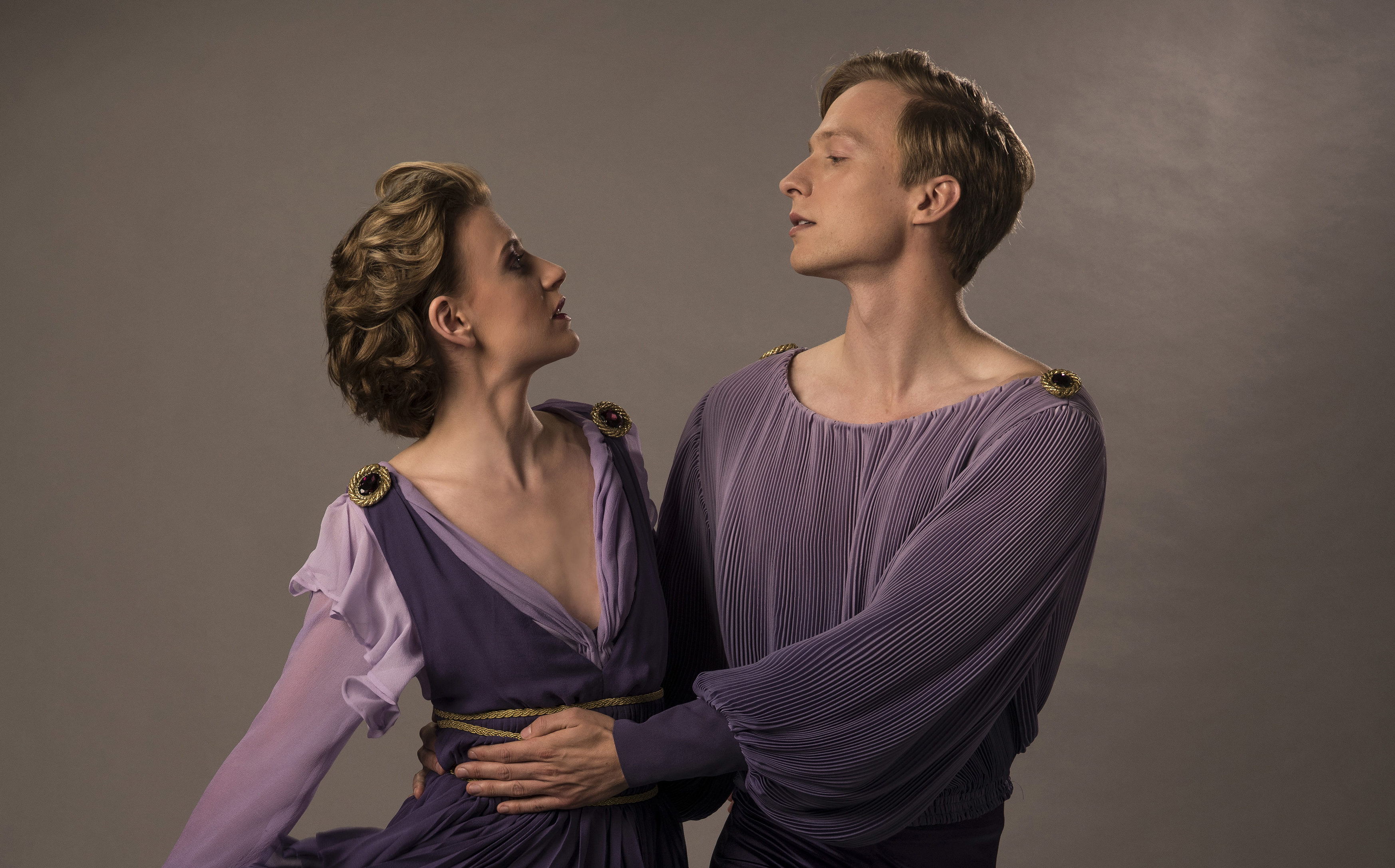 Poppy Lee Friar as Jayne Torvill and Will Tudor as Christopher Dean (ITV)