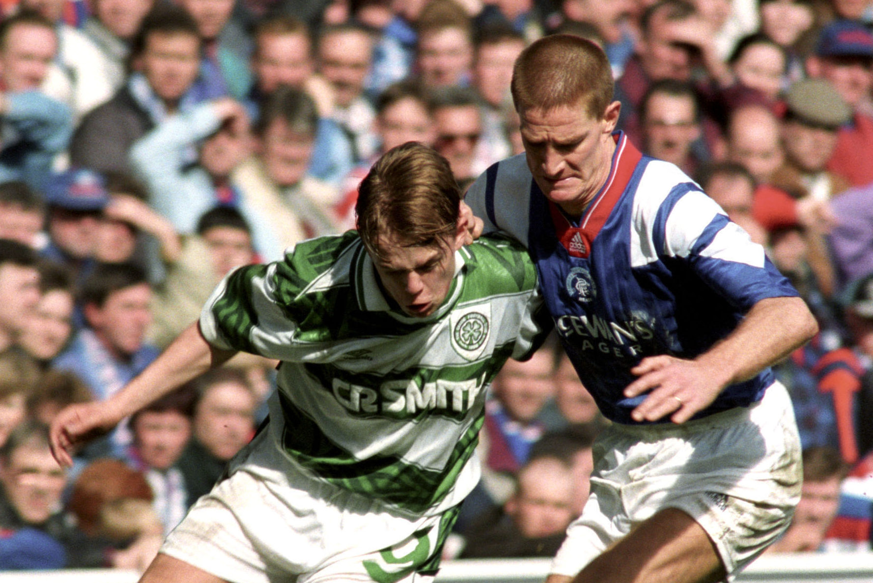 Celtic's Simon Donnelly (left) tries to hold off Richard Gough, 1994 (SNS Group)