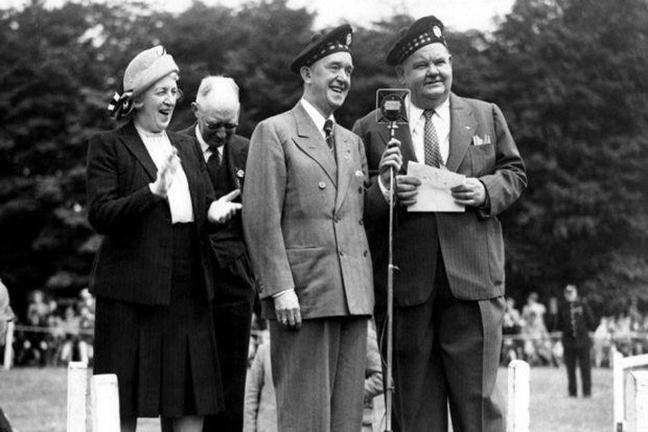 Stan Laurel and Oliver Hardy in Giffnock, Glasgow in 1947.
